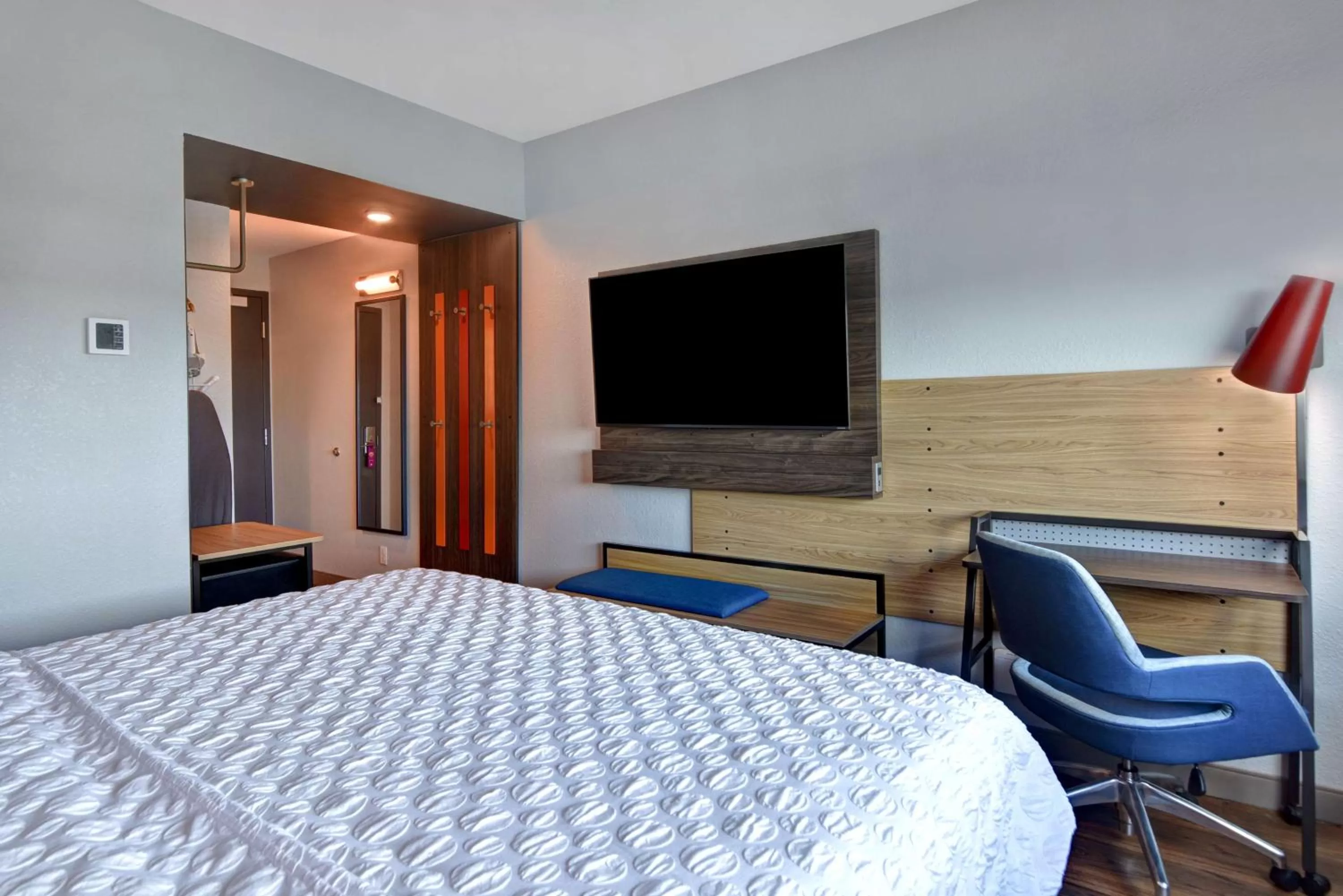 Bedroom, Bed in Tru By Hilton St. Petersburg Downtown Central Ave