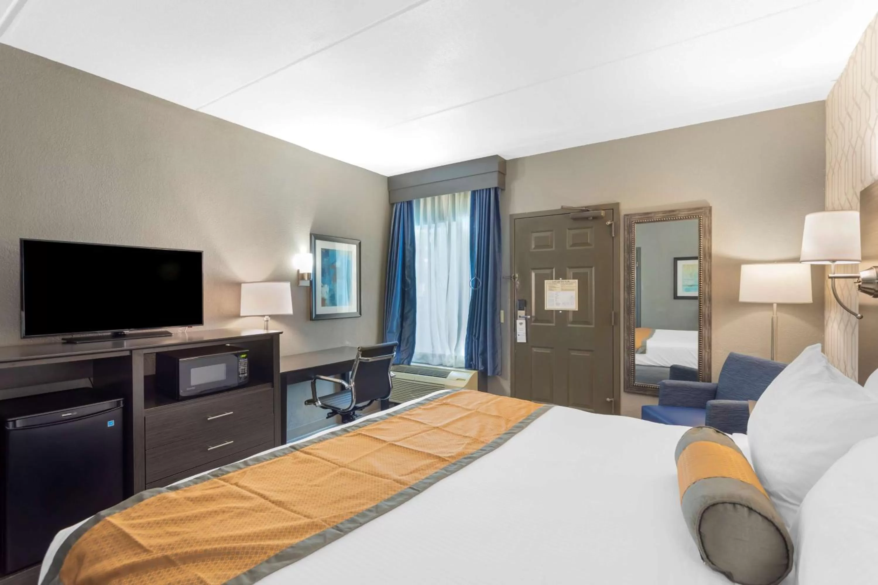 Bedroom, Bed in Best Western Plus Bowling Green