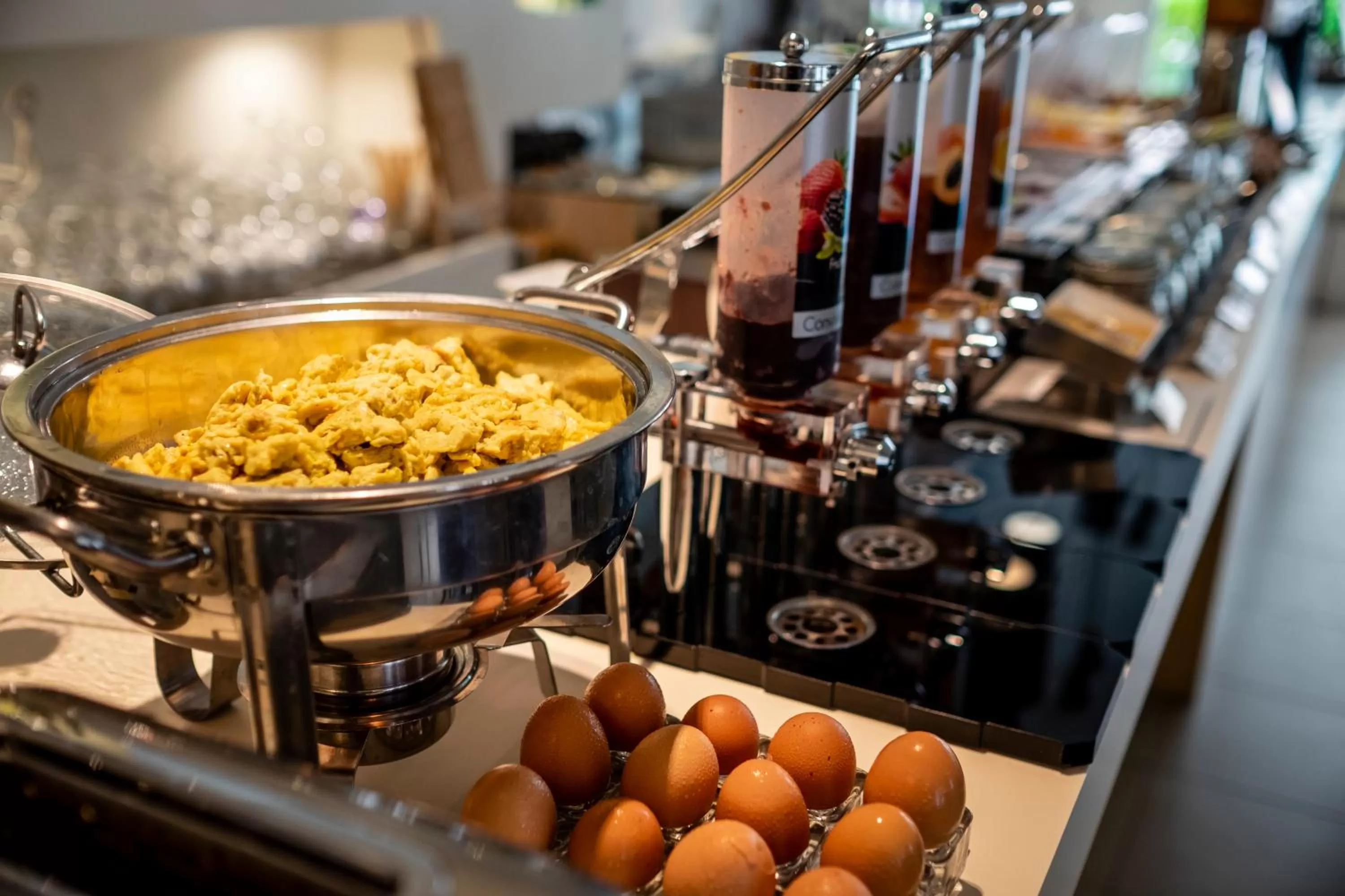 Buffet breakfast in Le Rose Spa Hotel