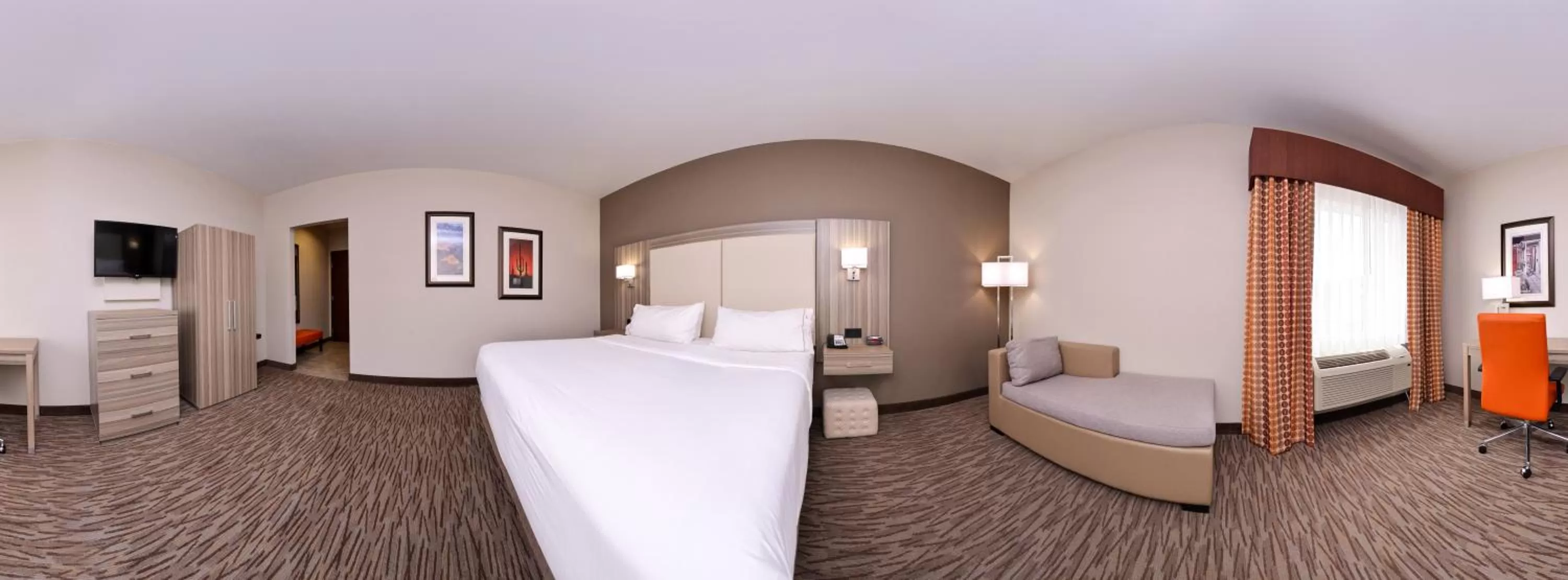 Photo of the whole room, Bed in Holiday Inn Express & Suites Williams by IHG
