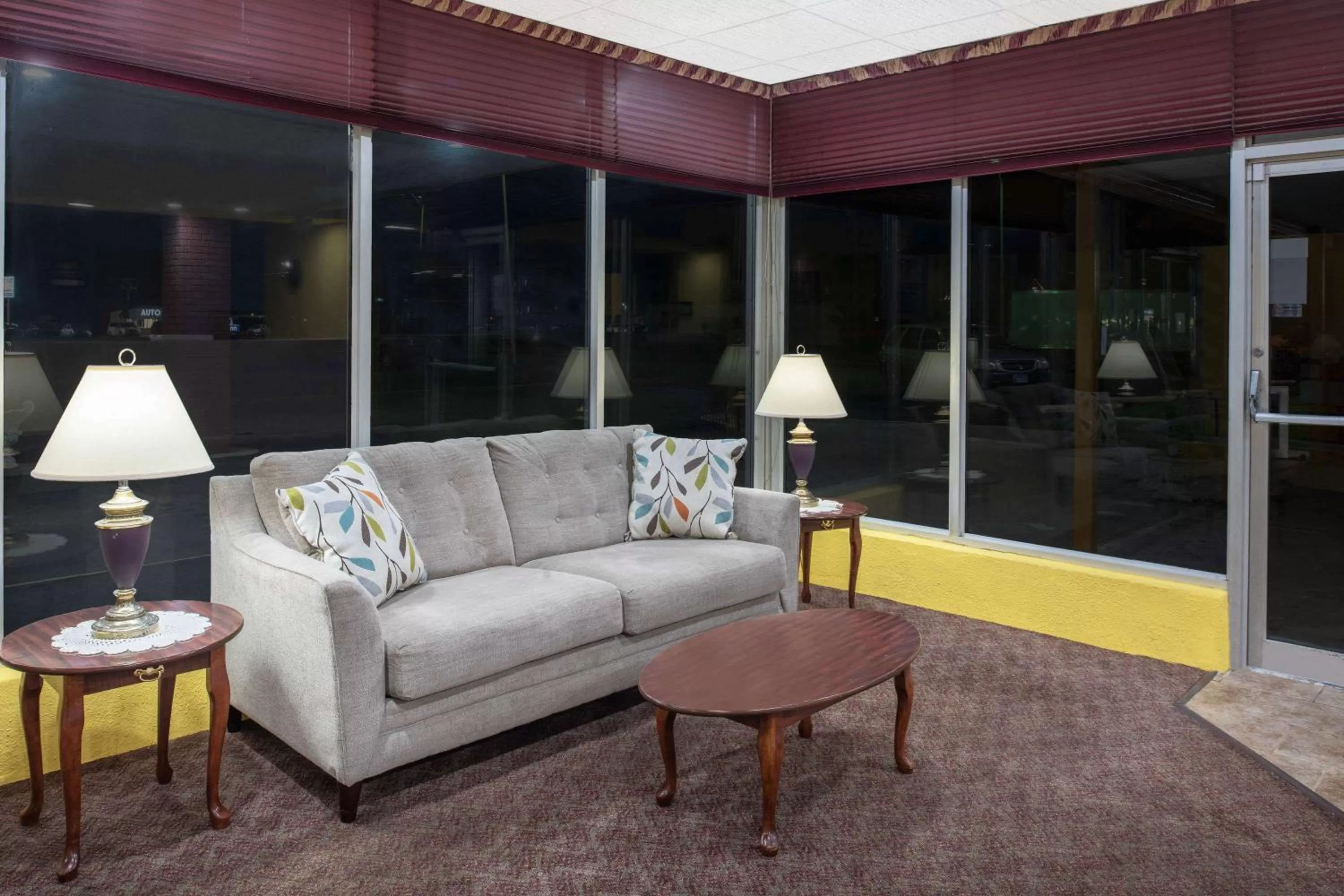 Lobby or reception in Days Inn by Wyndham Salem, Illinois