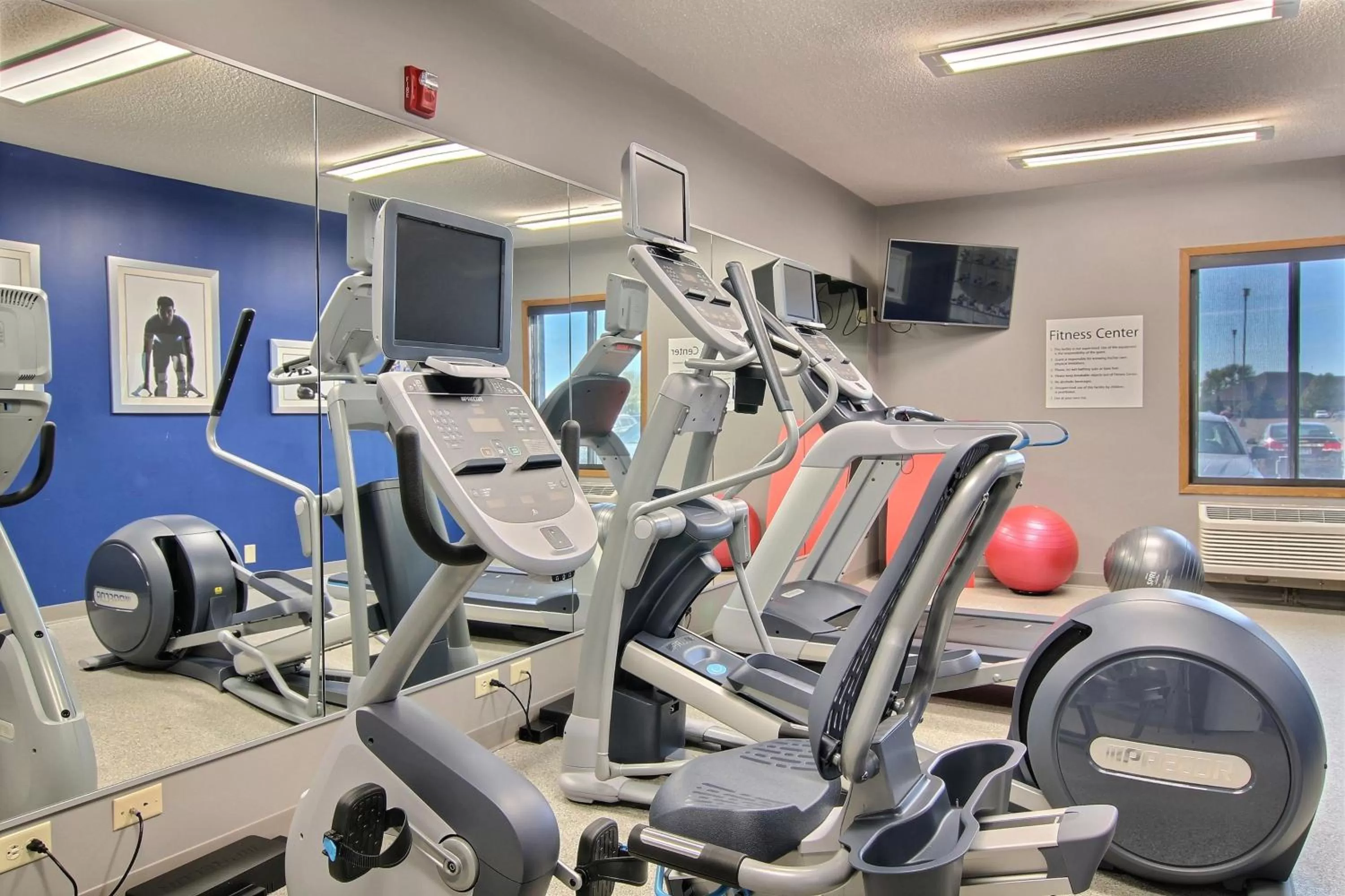 Fitness centre/facilities in Holiday Inn Express Fargo - West Acres by IHG