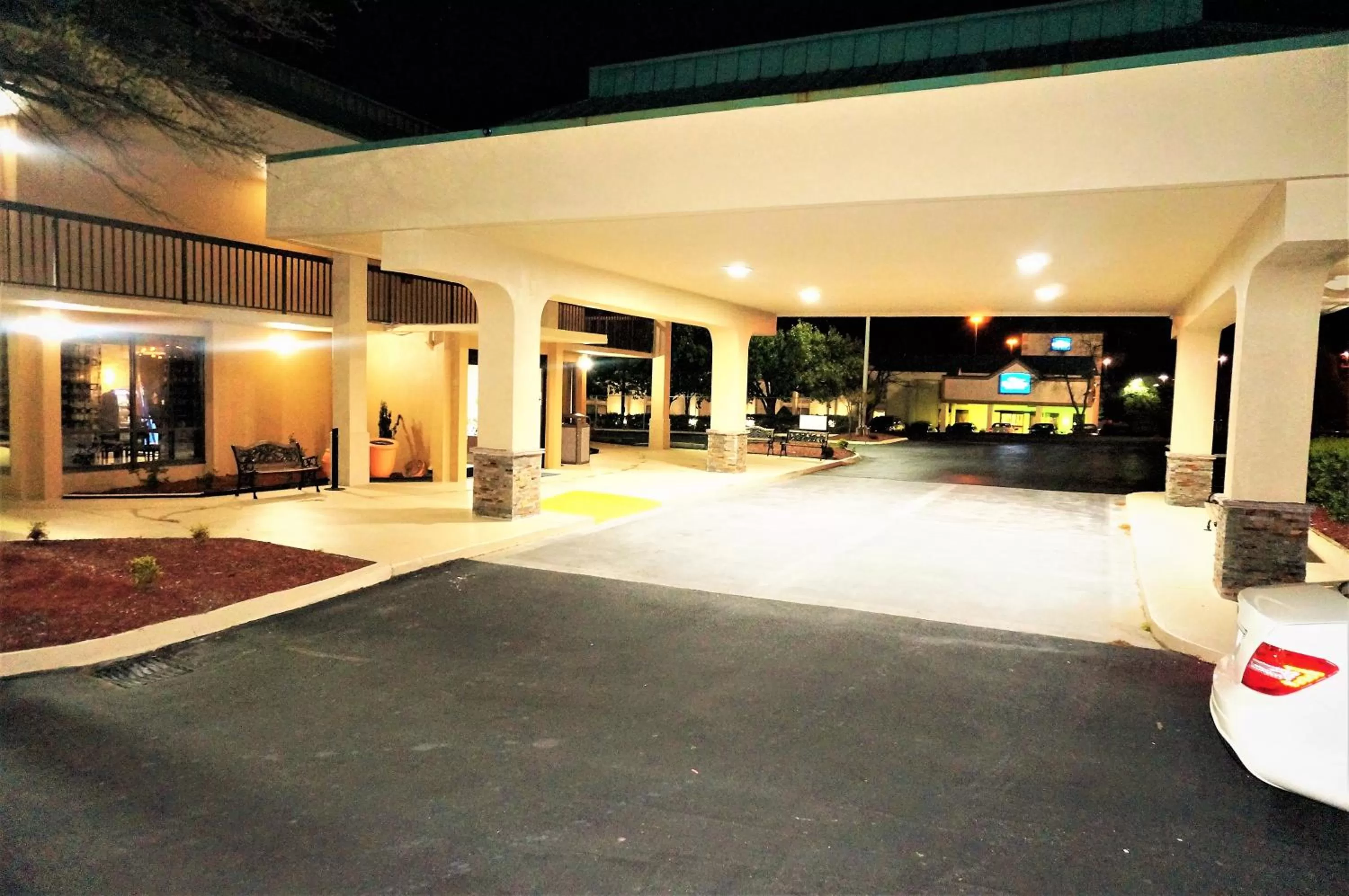 Howard Johnson by Wyndham Greensboro Near the Coliseum