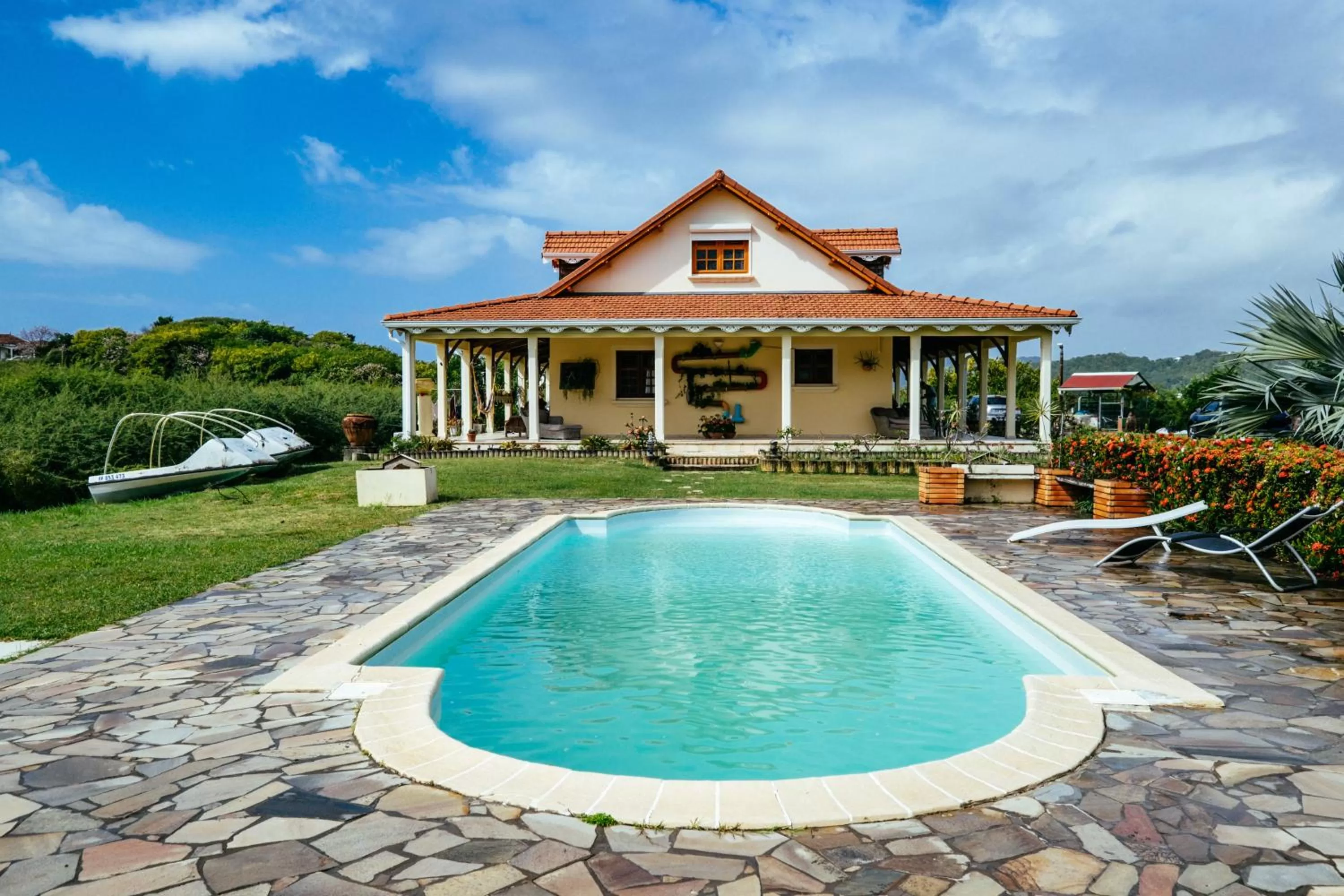 Pool view, Property Building in Bed and breakfast Riviere