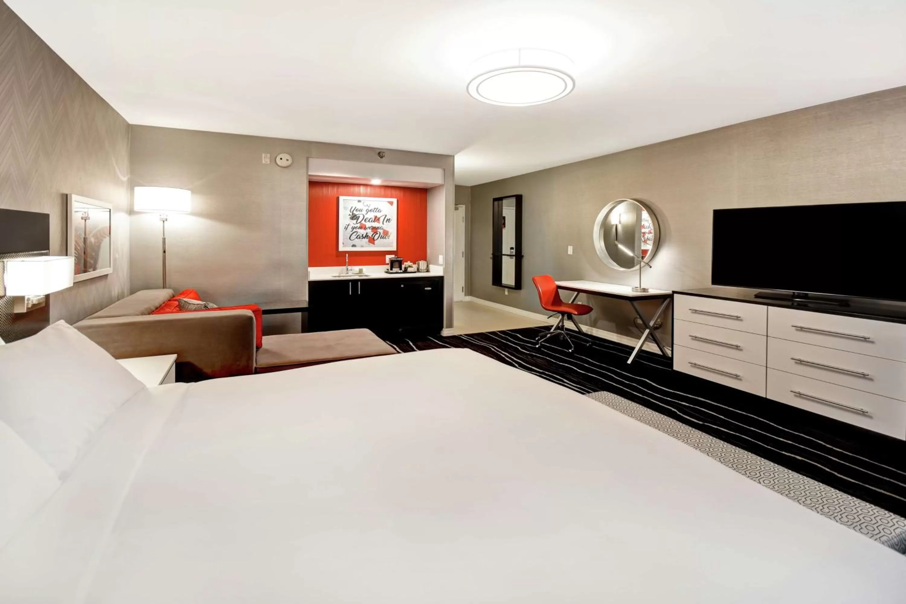 Bedroom, Bed in DoubleTree by Hilton Deadwood at Cadillac Jack's