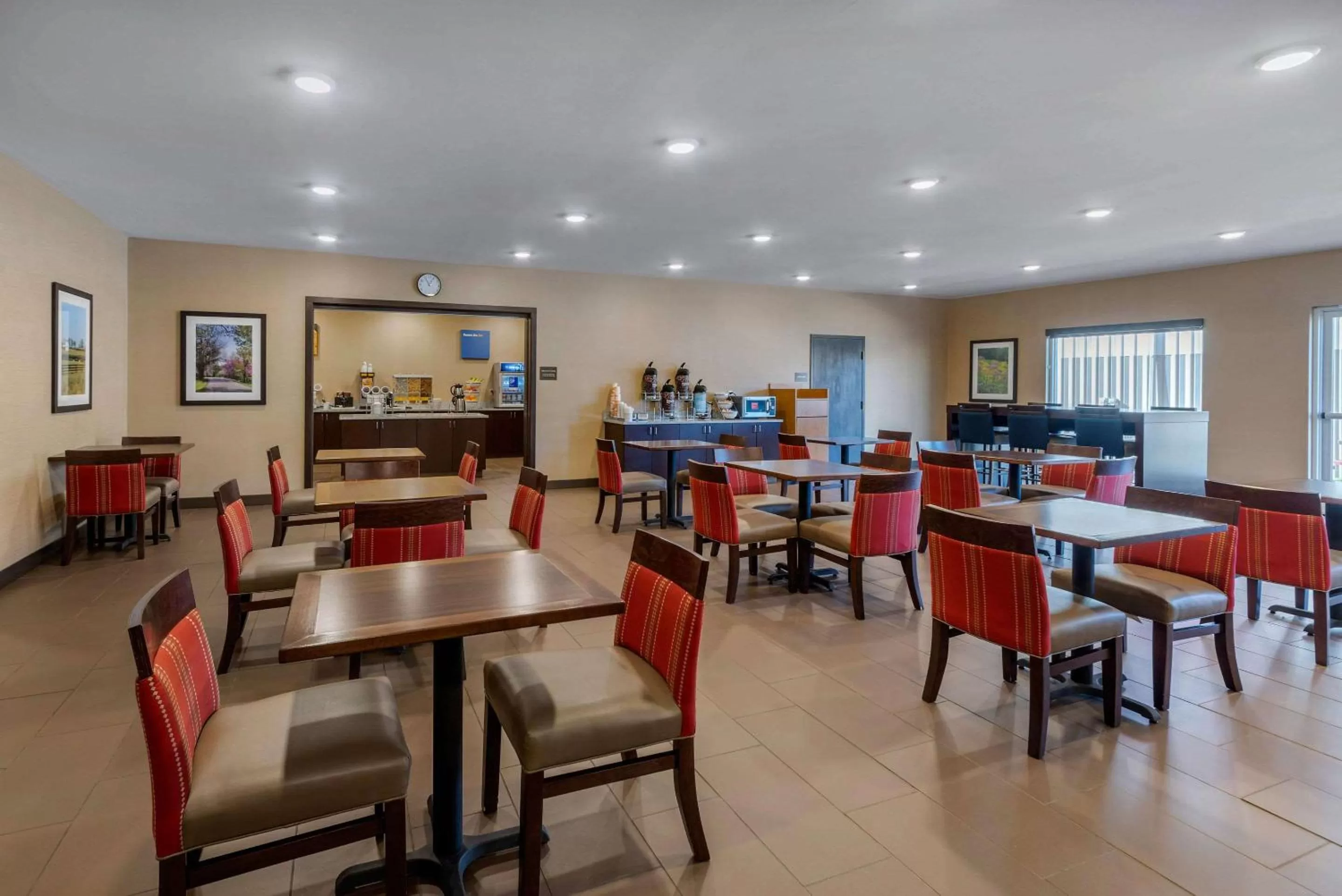 Restaurant/places to eat in Comfort Inn & Suites Northern Kentucky