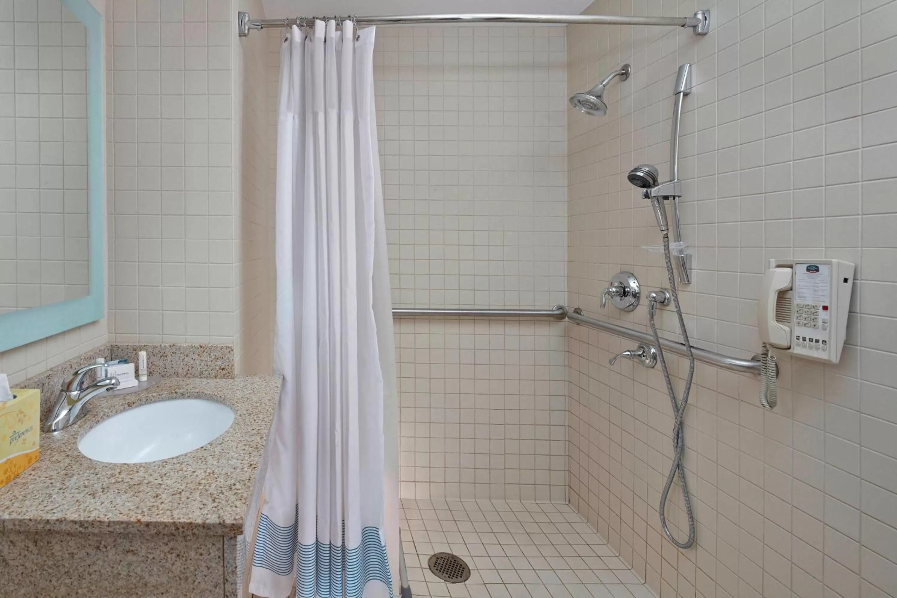 Bathroom in TownePlace Suites by Marriott Albany Downtown/Medical Center