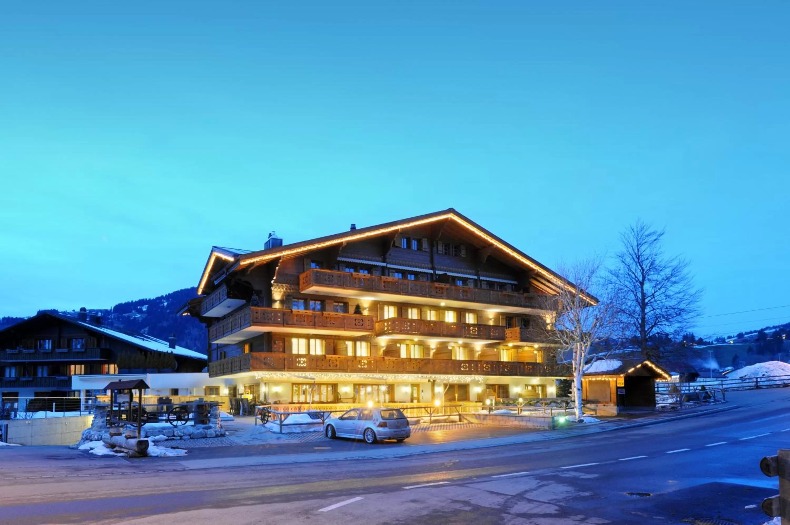 Facade/entrance, Winter in Hotel Bellerive Gstaad