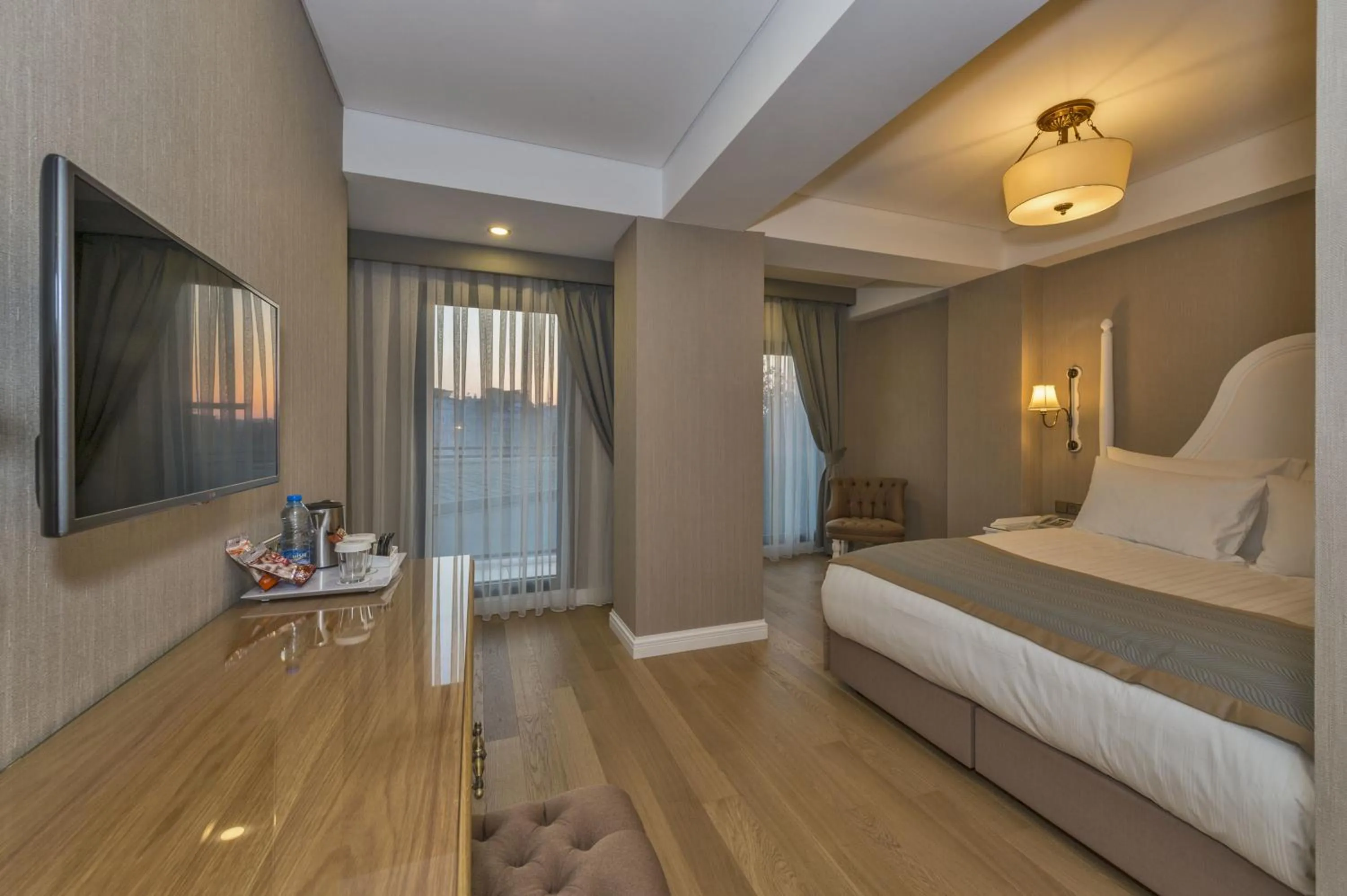 Photo of the whole room, Bed in Hanna Hotel