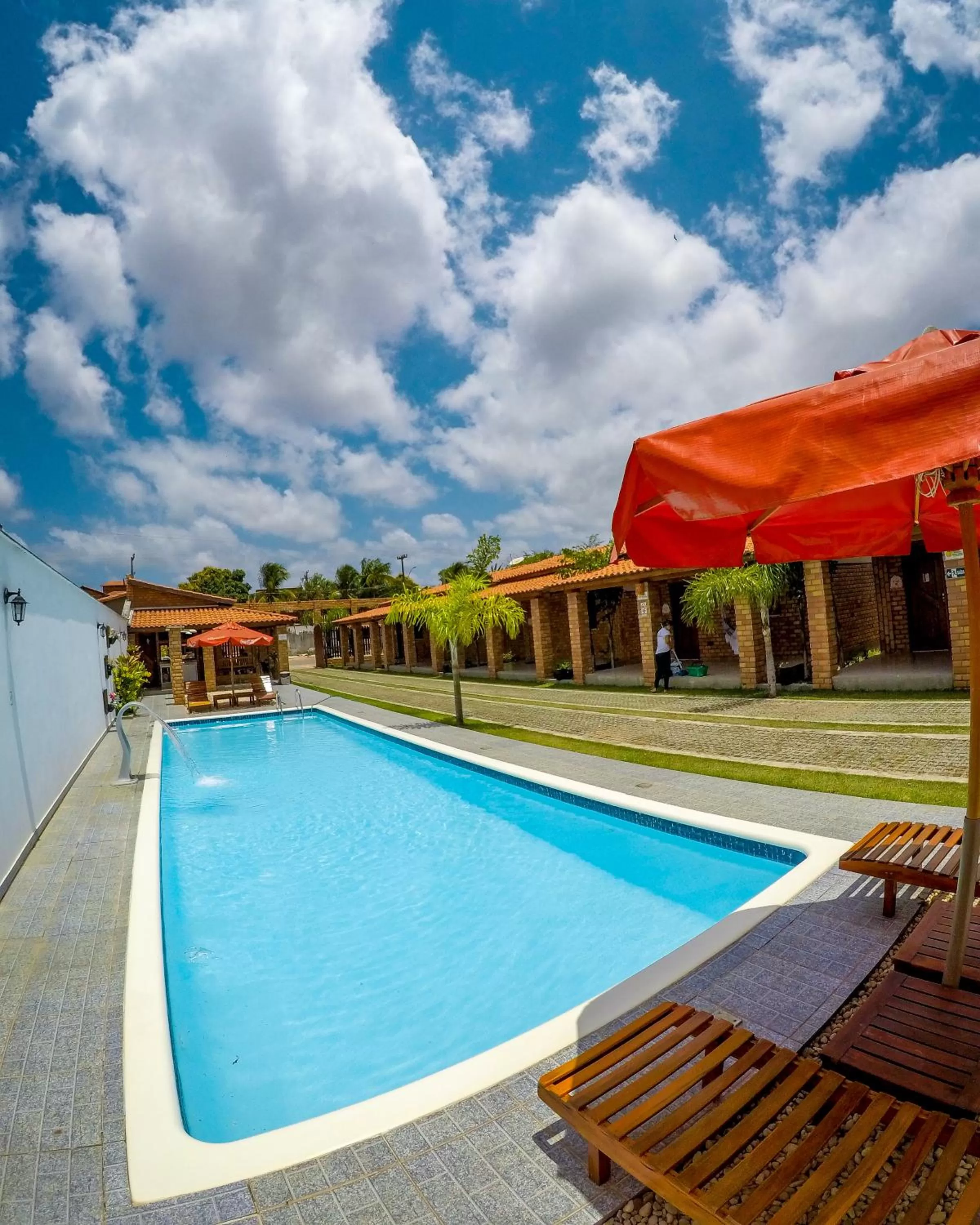Swimming pool in Pousada Vasto Horizonte
