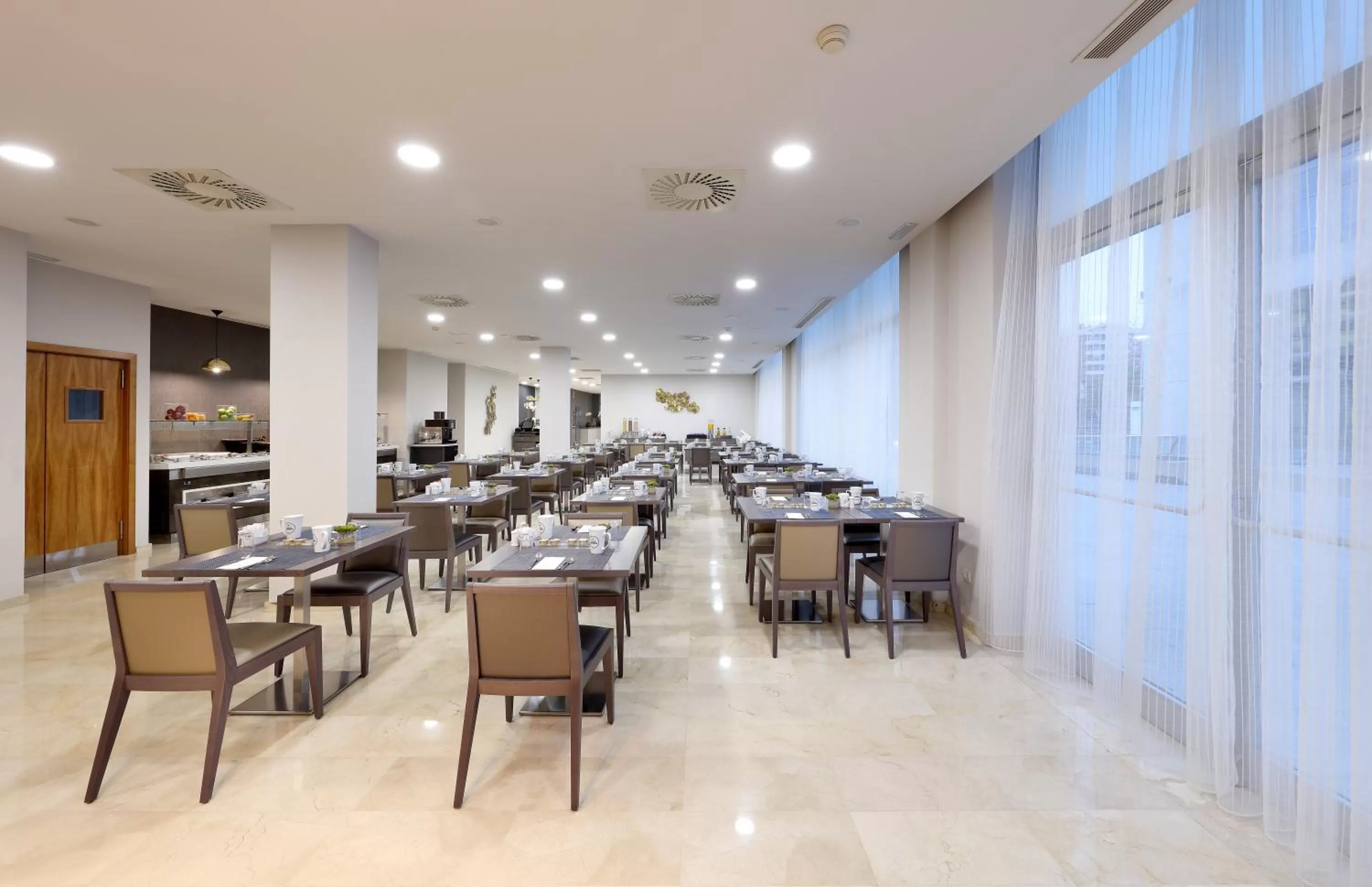Dining area in Exe Zaragoza WTC