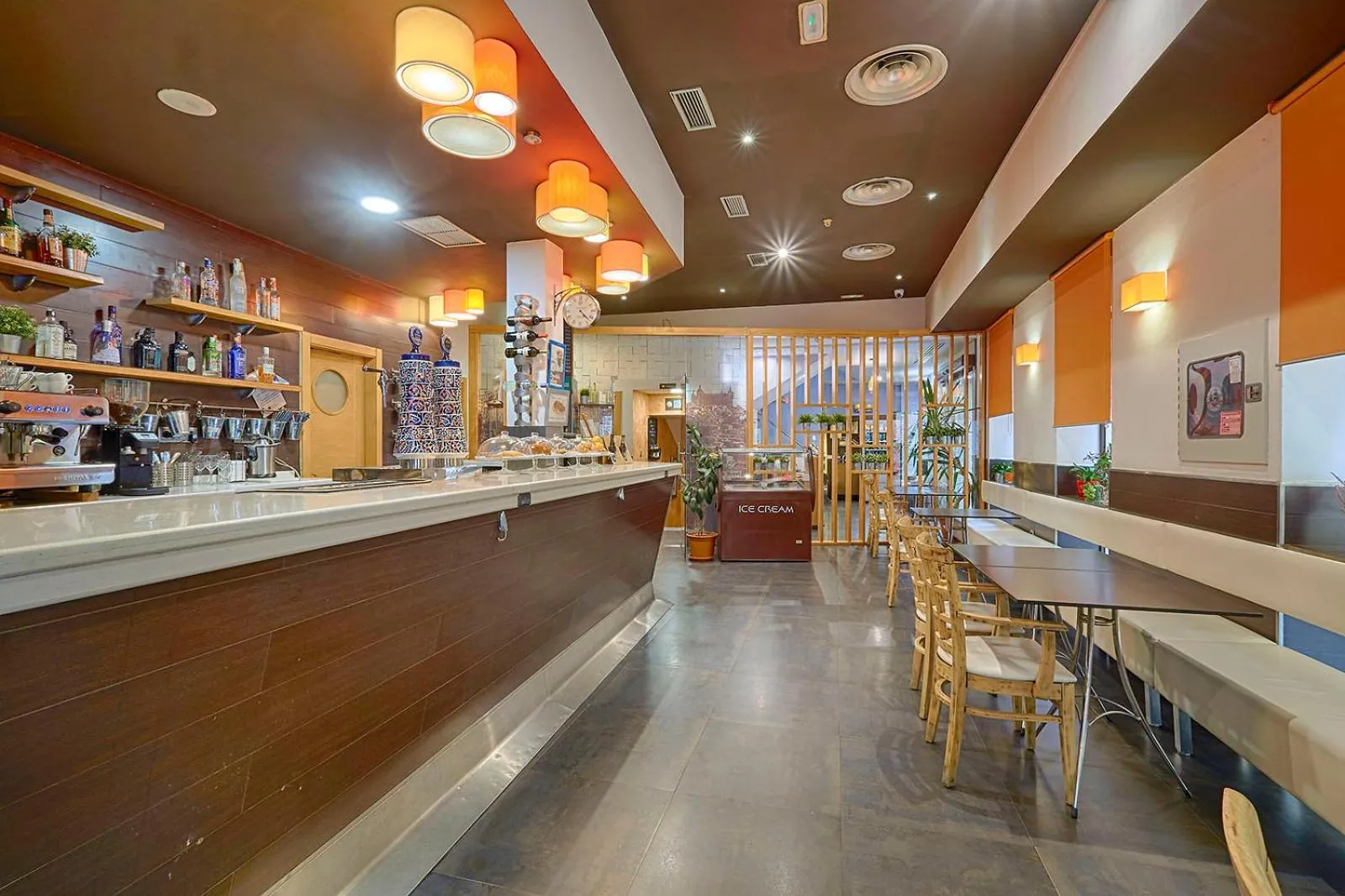 Restaurant/places to eat in Hotel Real de Illescas