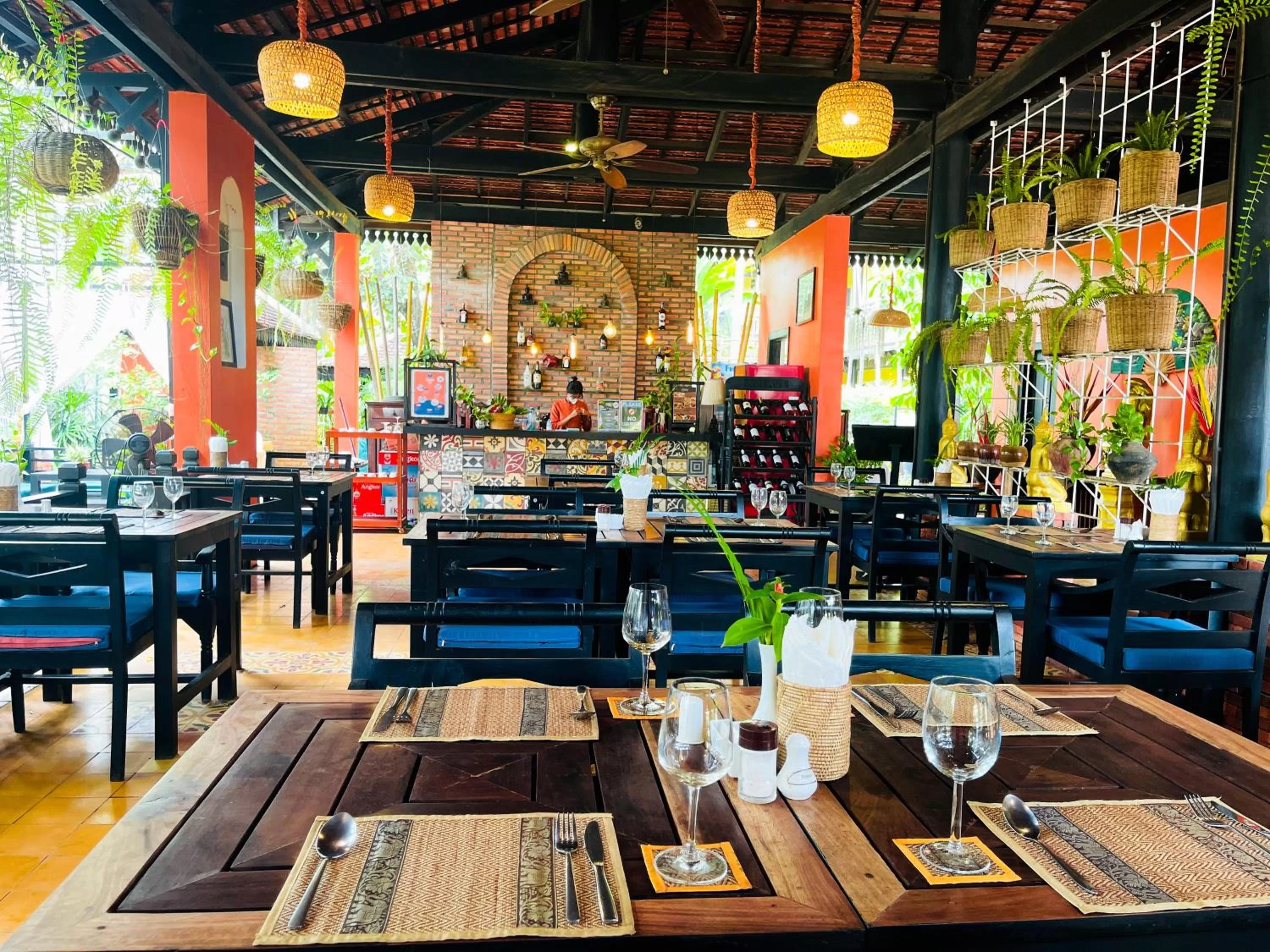 Restaurant/Places to Eat in Residence Indochine Suite