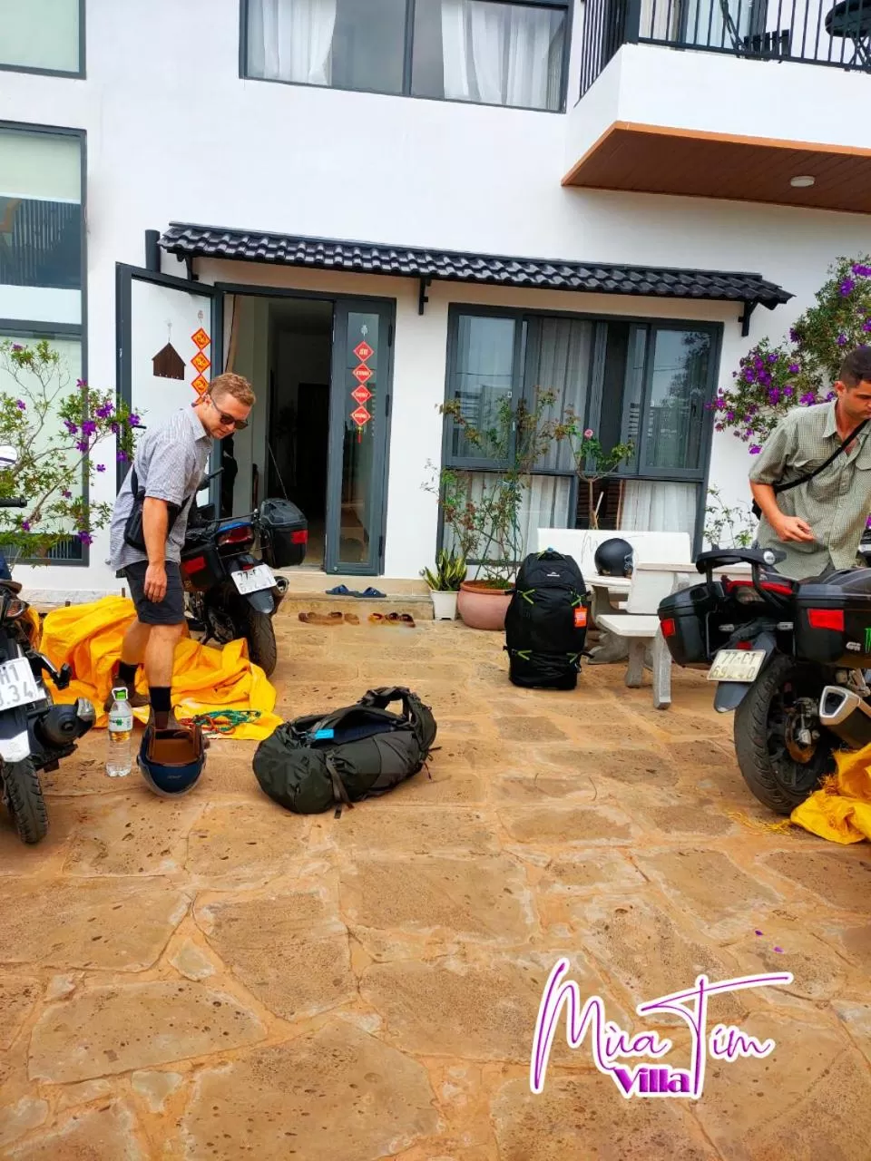 group of guests in Mùa Tím Villa