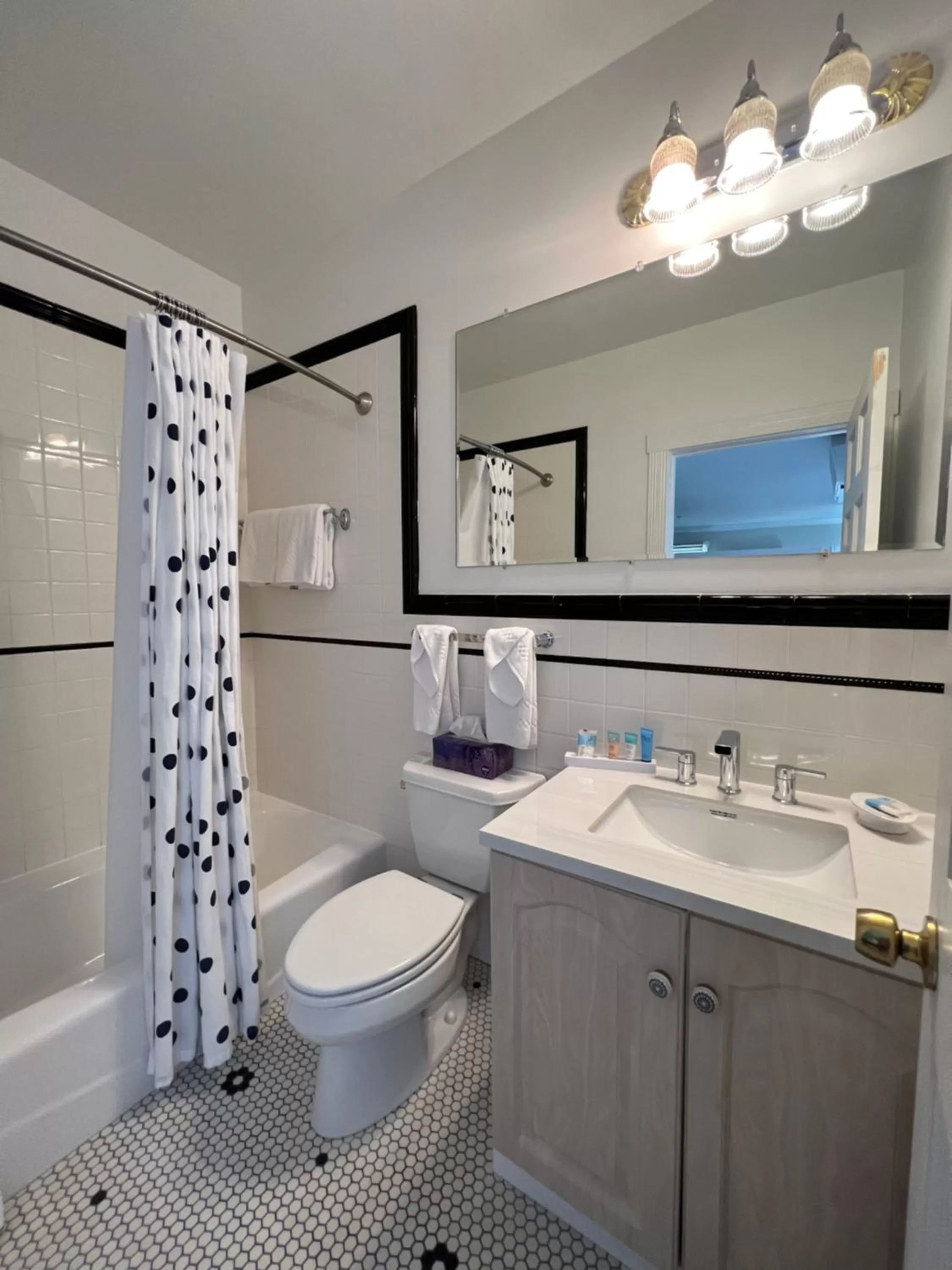 Shower in Elaine's Cape May Boutique Hotel