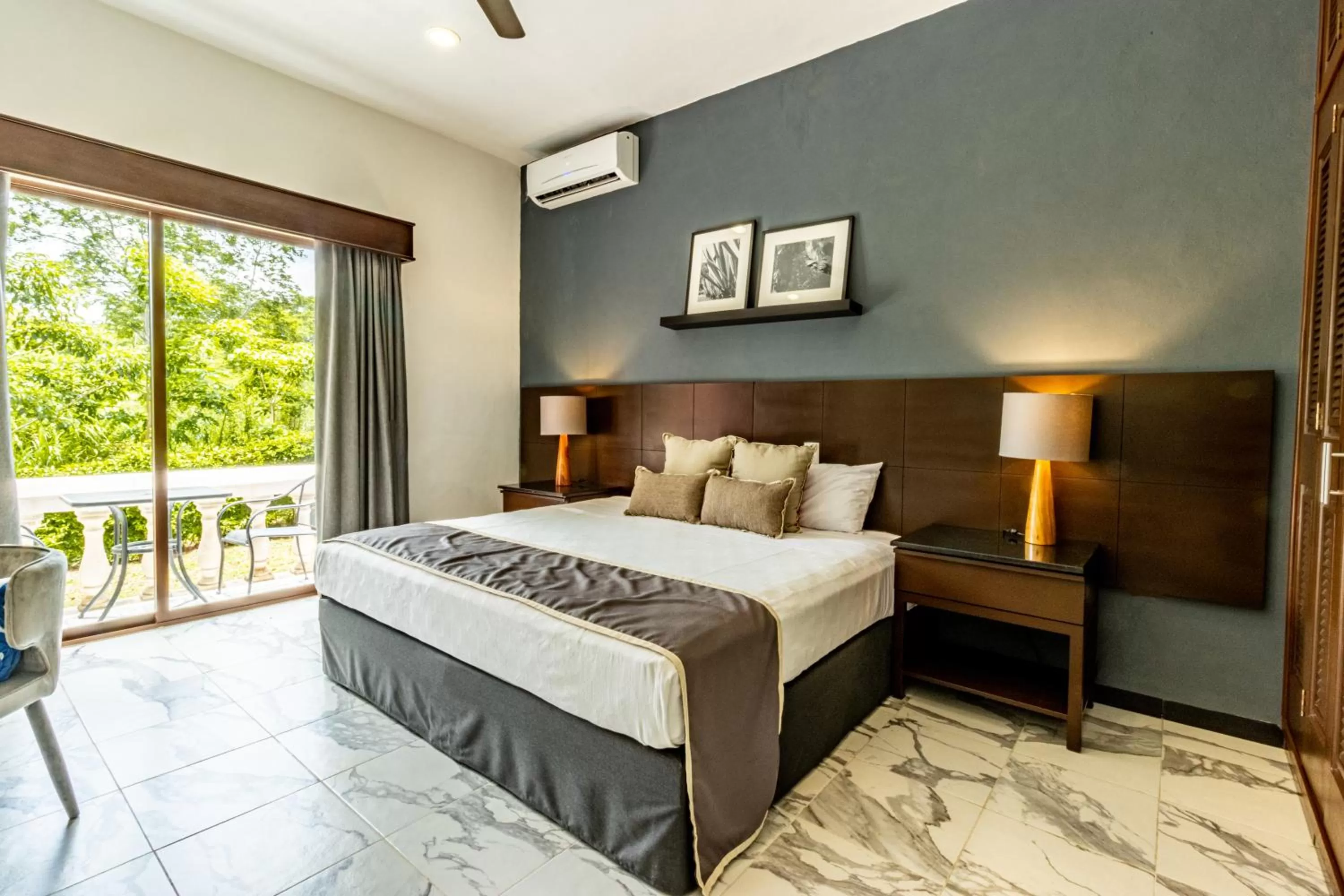 Deluxe King Room in Hacienda Yabucu