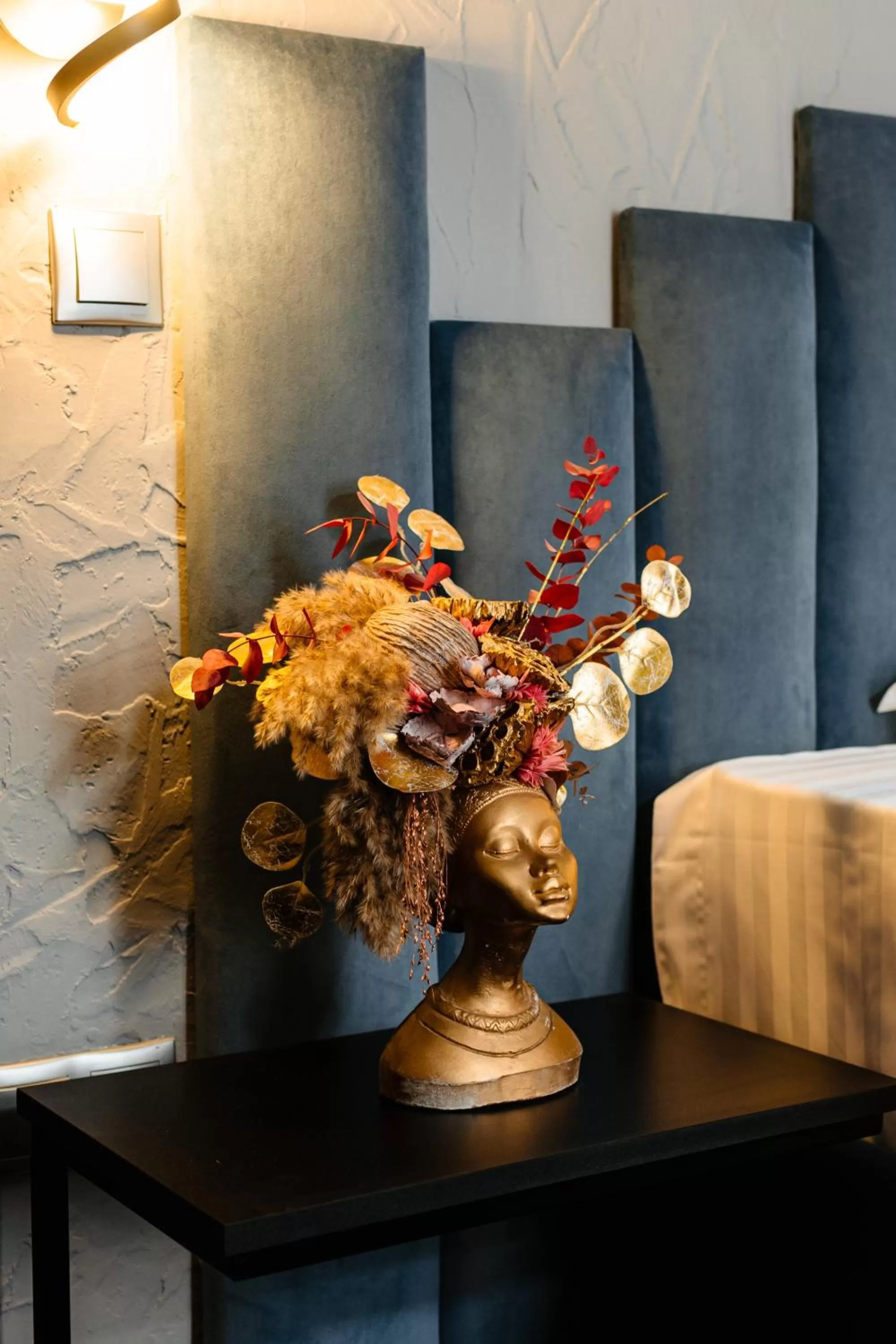 Decorative detail, Bed in Palace Bulevard Inn