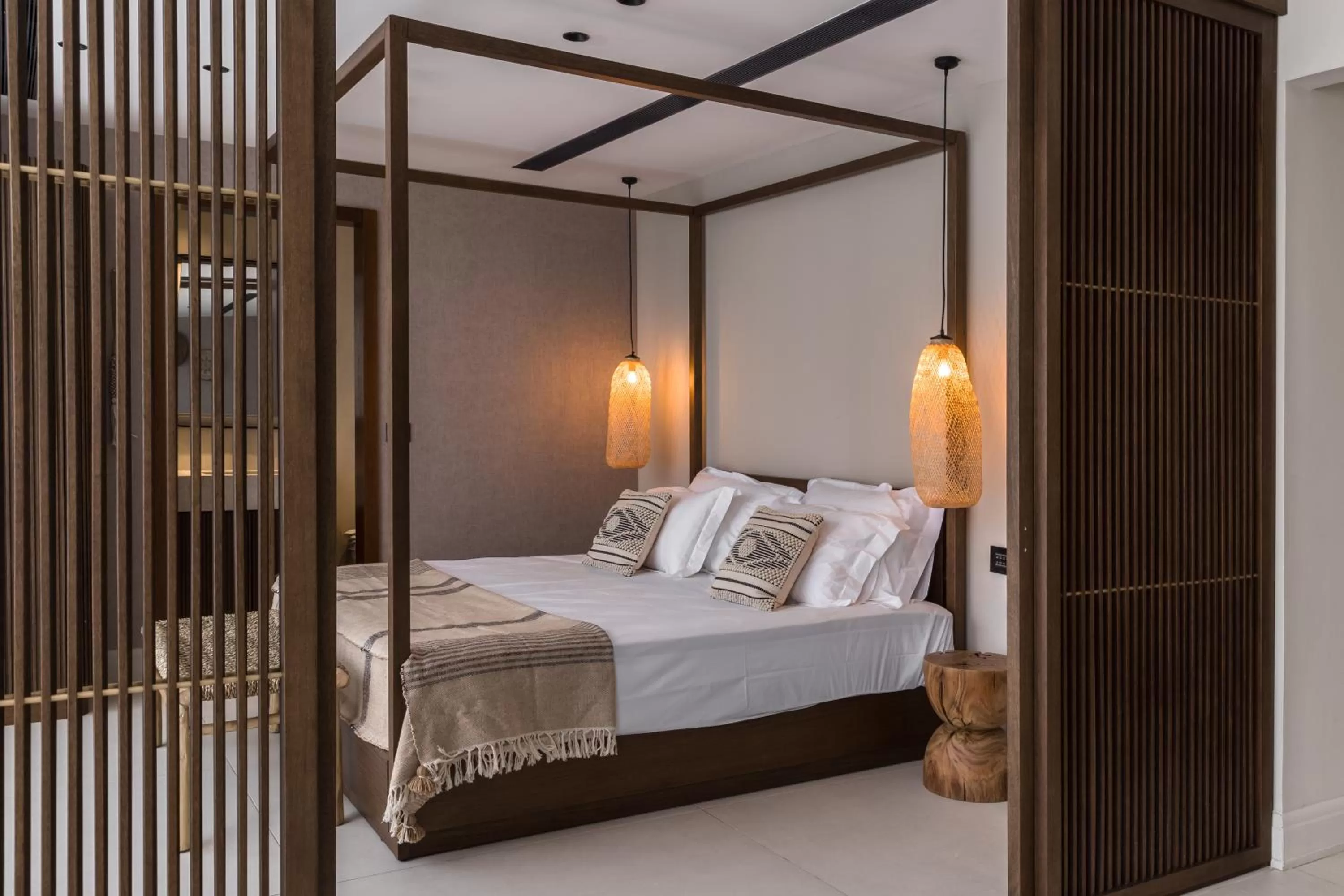 Bed in NOW-VX adults only