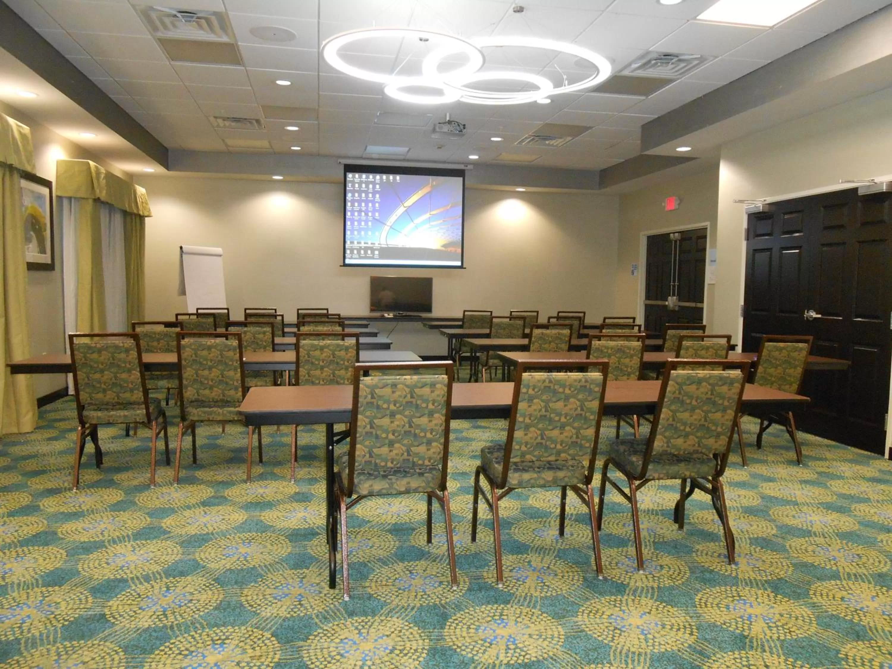 Meeting/conference room in Holiday Inn Express & Suites Houston Northwest-Brookhollow by IHG