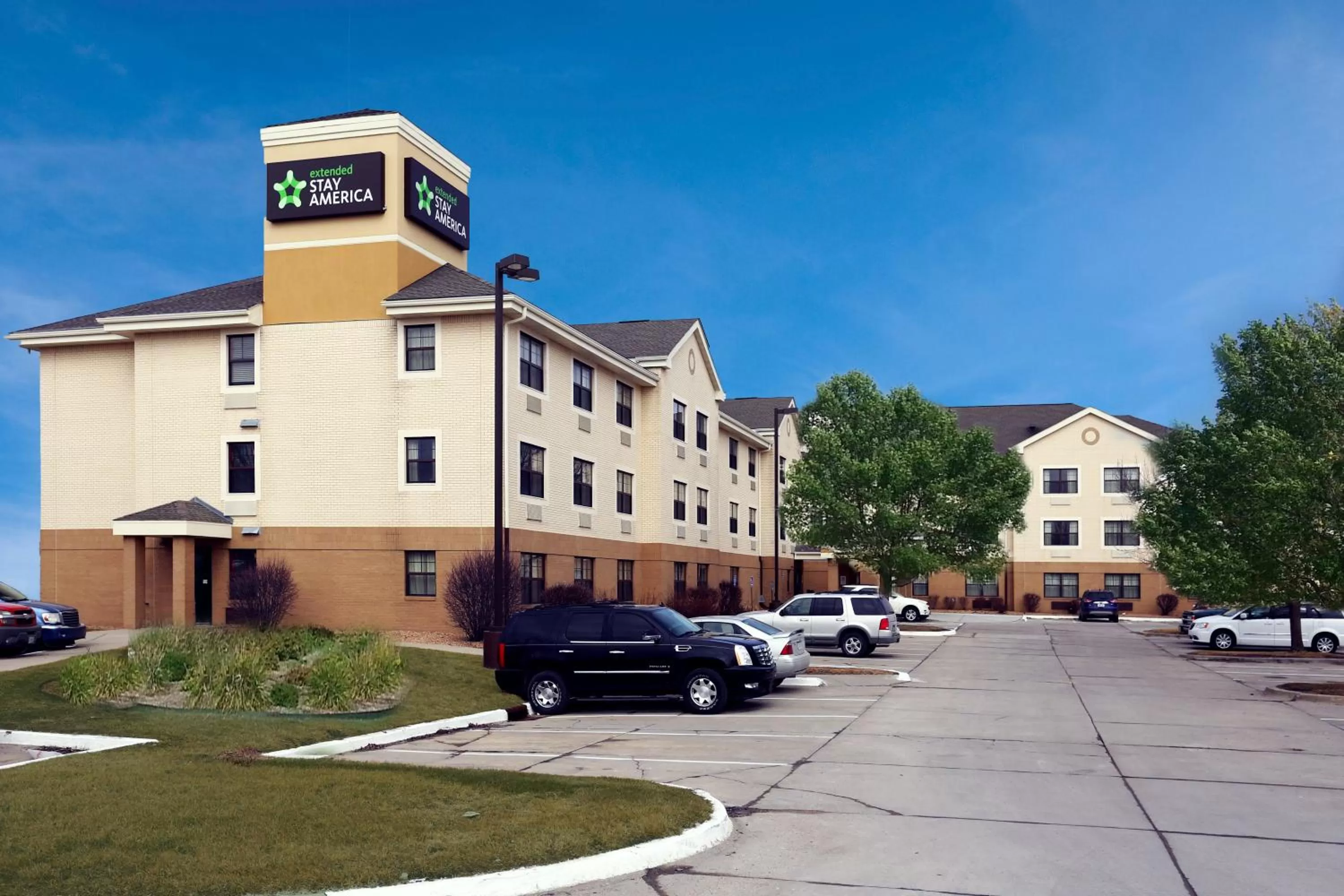 Property building in Extended Stay America Select Suites - Des Moines - Urbandale
