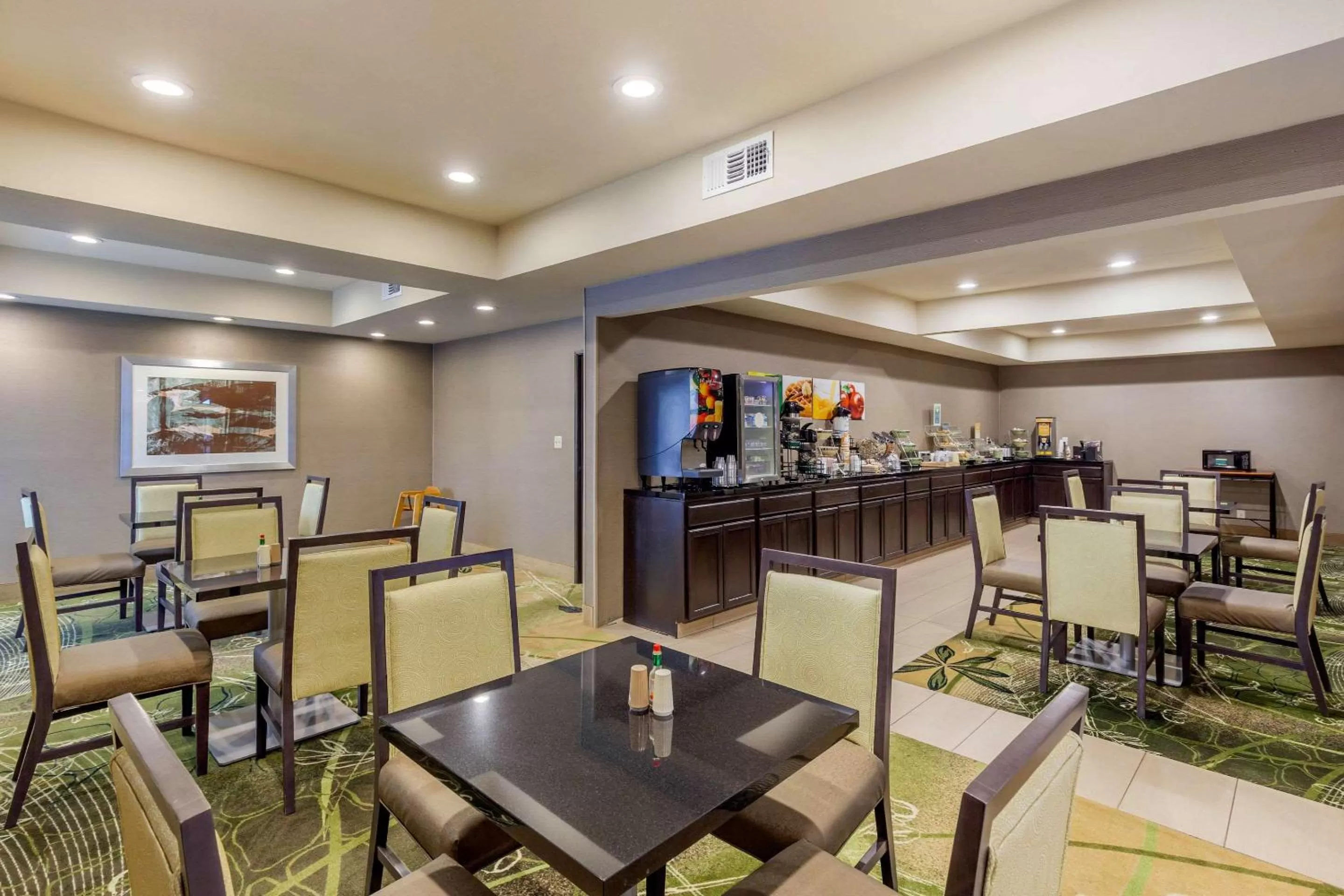 Restaurant/places to eat in Quality Inn & Suites Durant