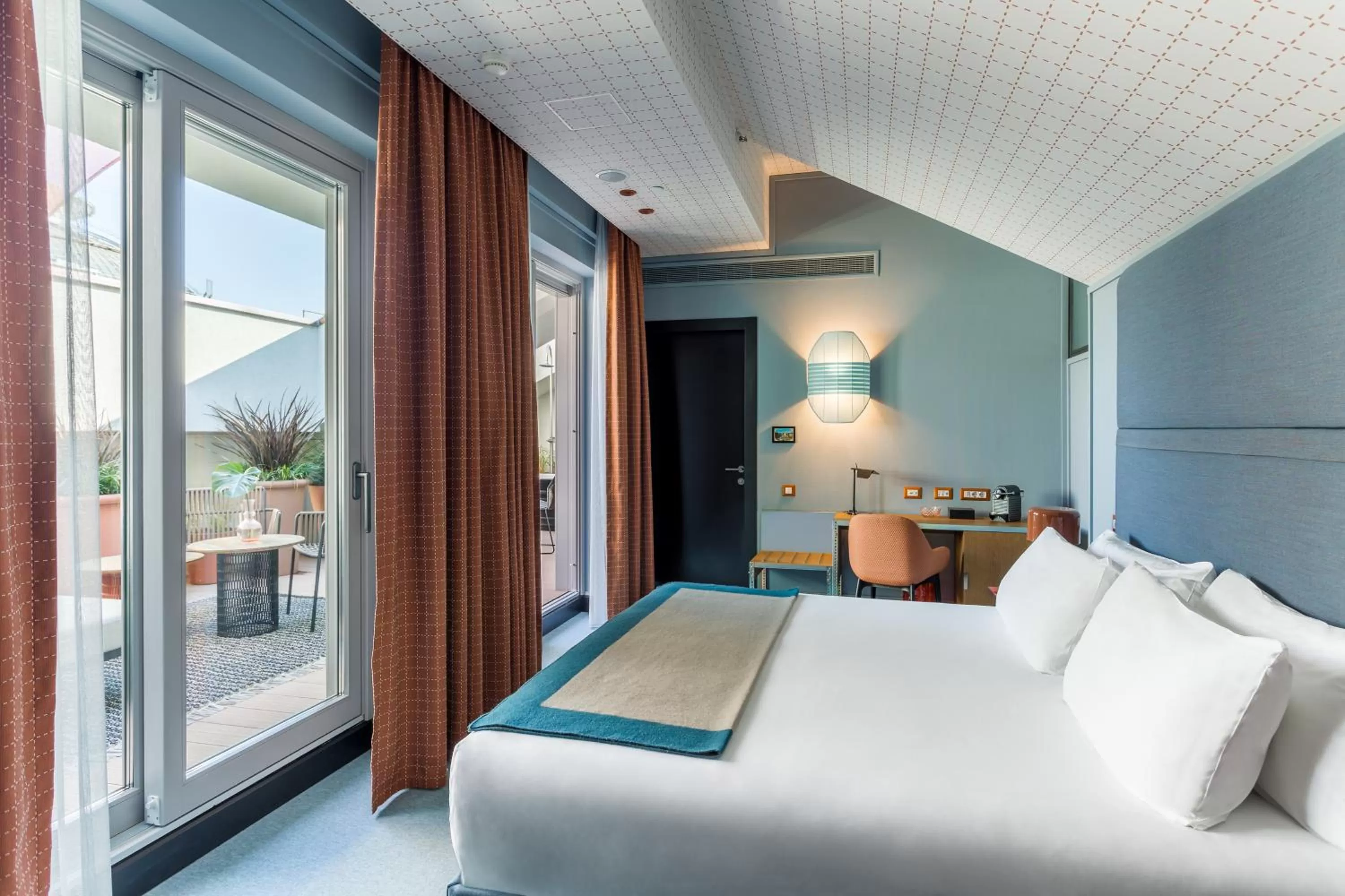 Photo of the whole room, Bed in Room Mate Collection Giulia, Milan