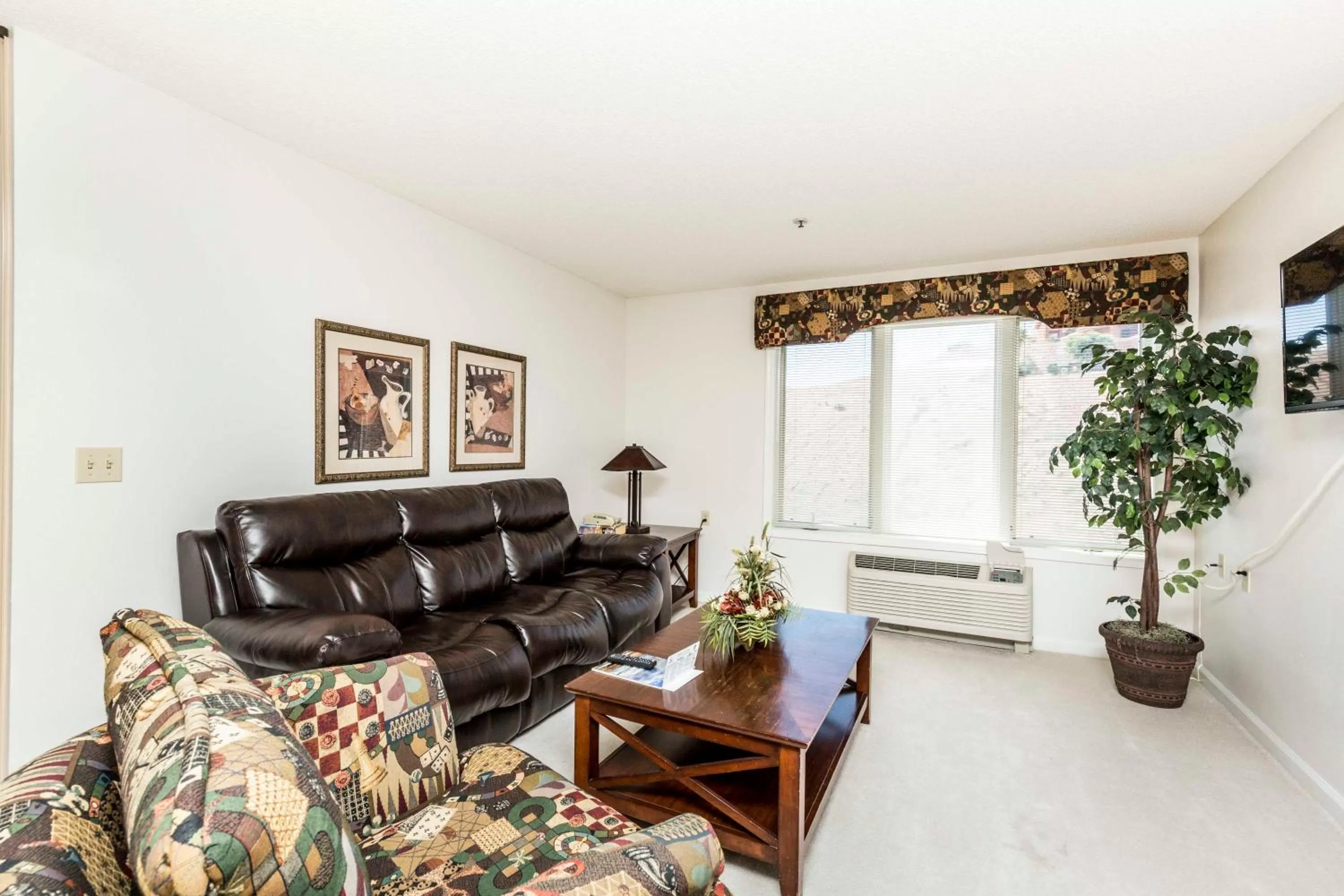 Living room, Seating Area in Mojave Edge