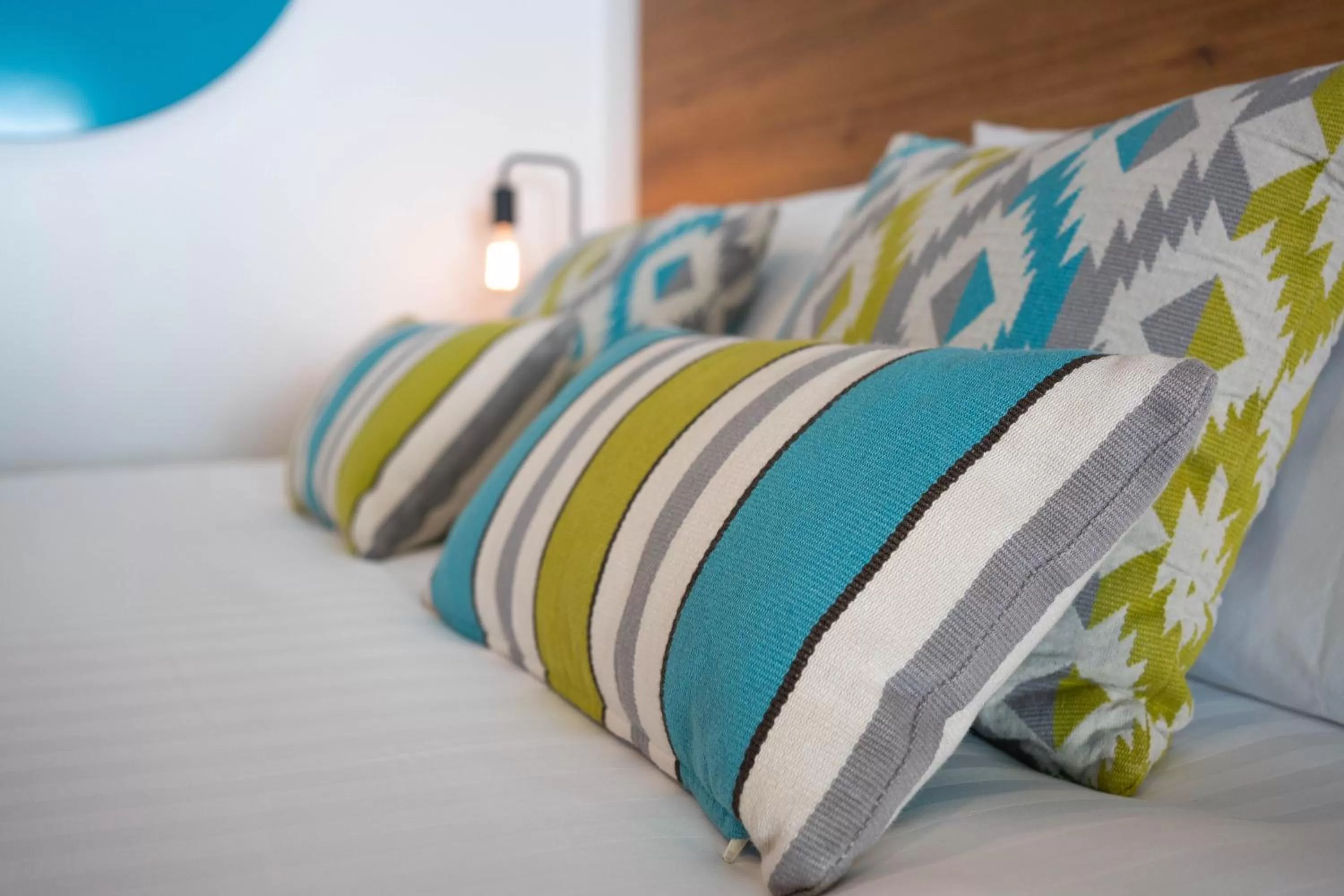 Bed in Bright Colonial Motel