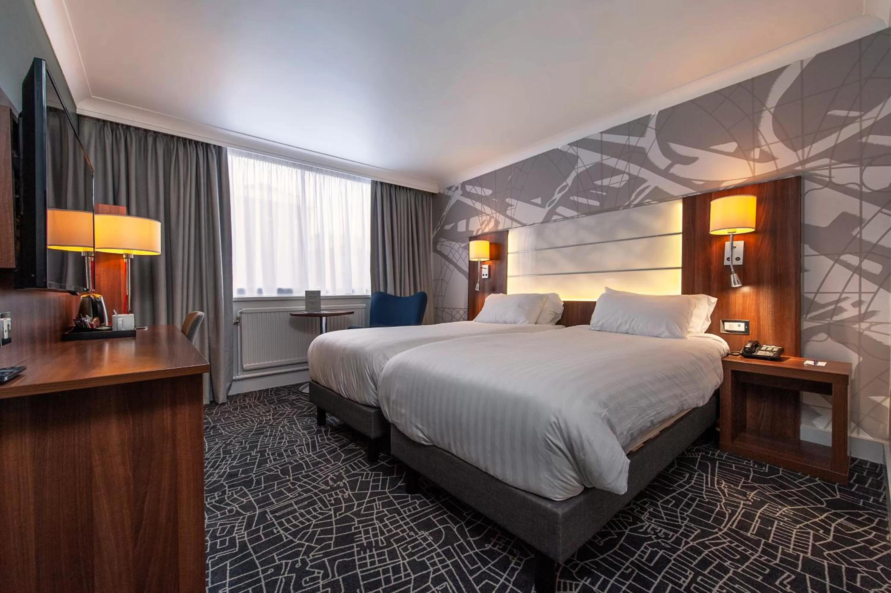 Photo of the whole room, Bed in Mercure Telford Centre Hotel