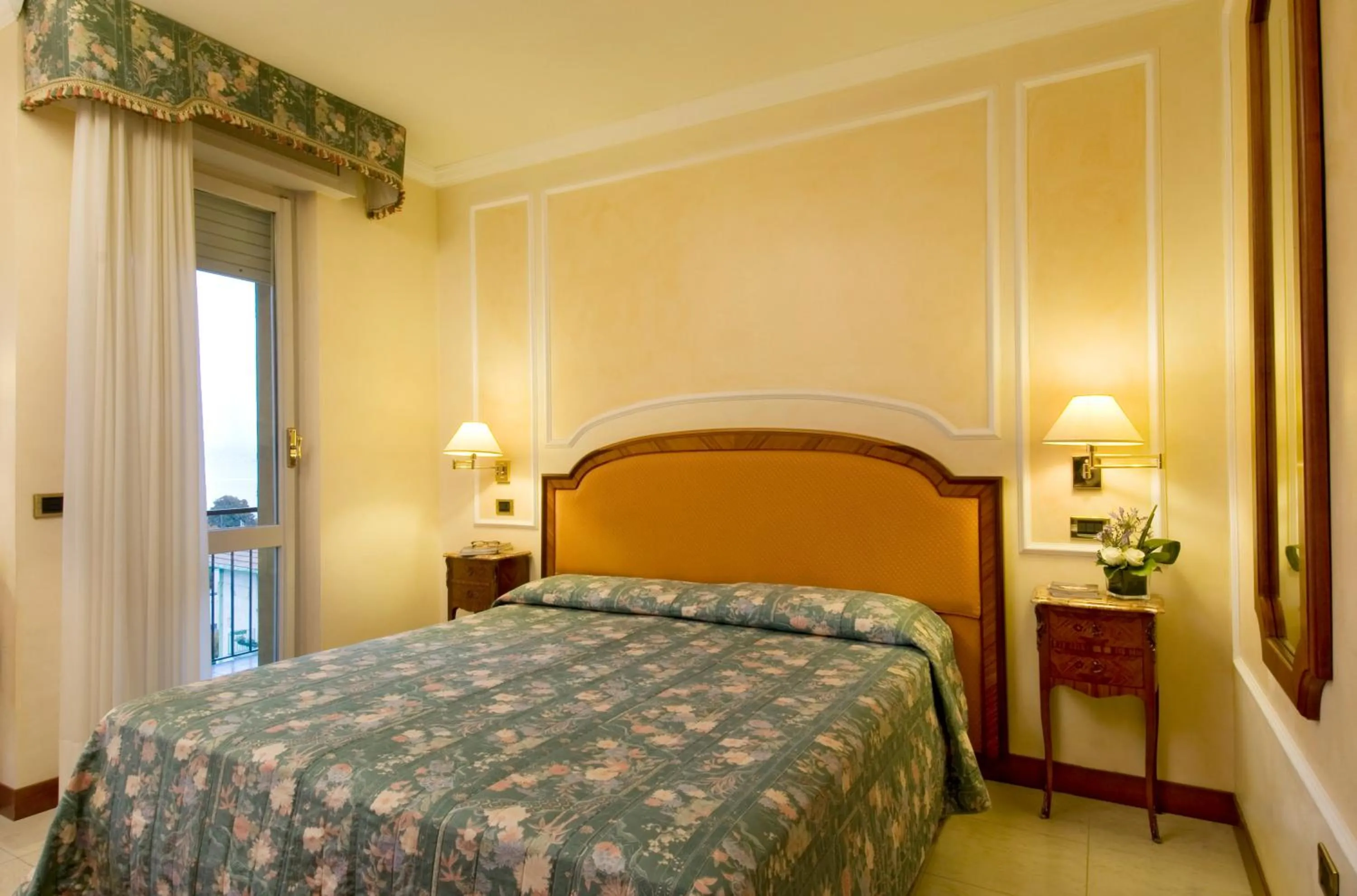 Economy Double or Twin Room in Grand Hotel Bristol