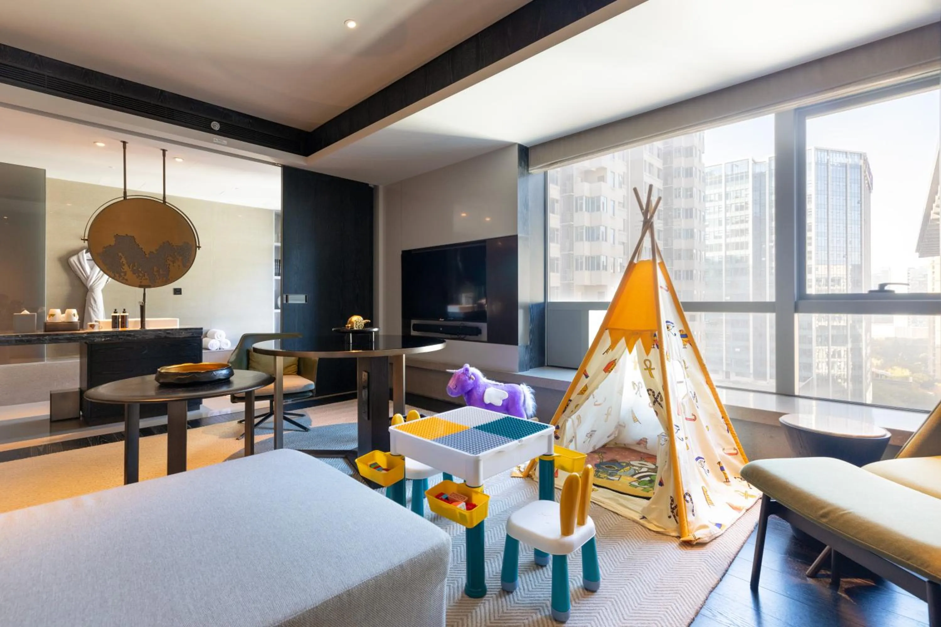 Seating area in InterContinental Xi'an North by IHG