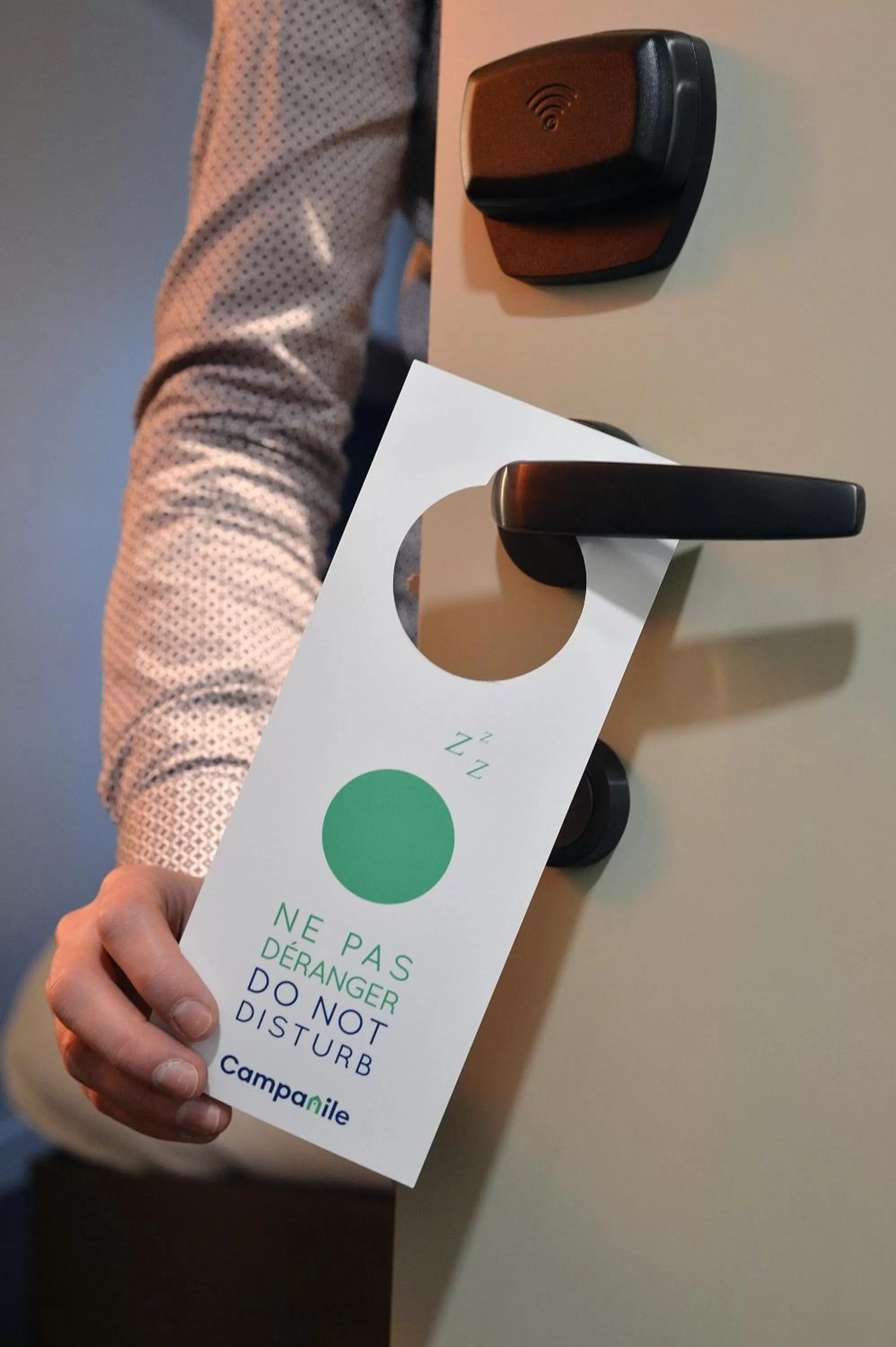 Bedroom in CAMPANILE PARIS - Clichy Centre