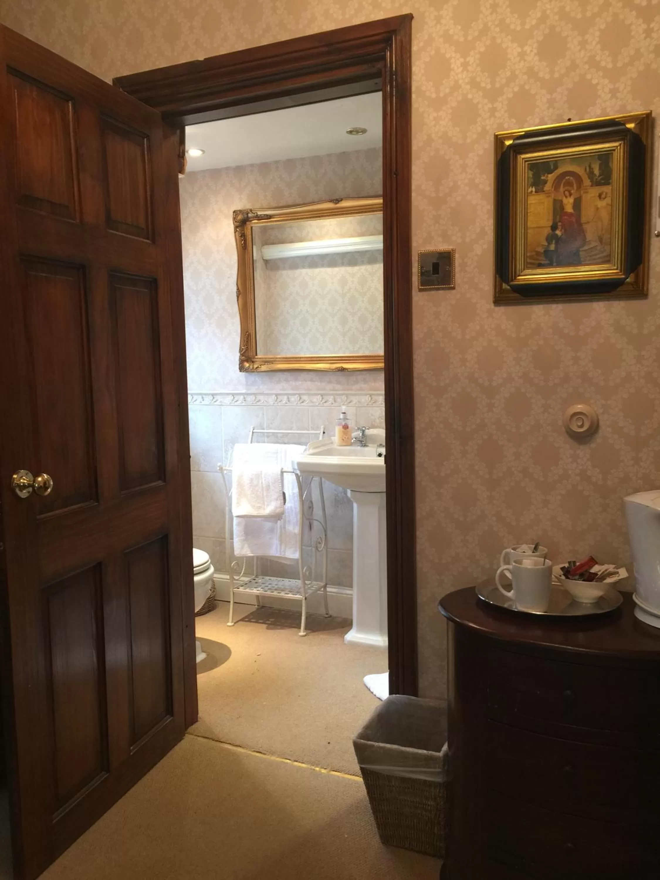 Bathroom in Glyn Isa Country House B&B and self catering Lodge