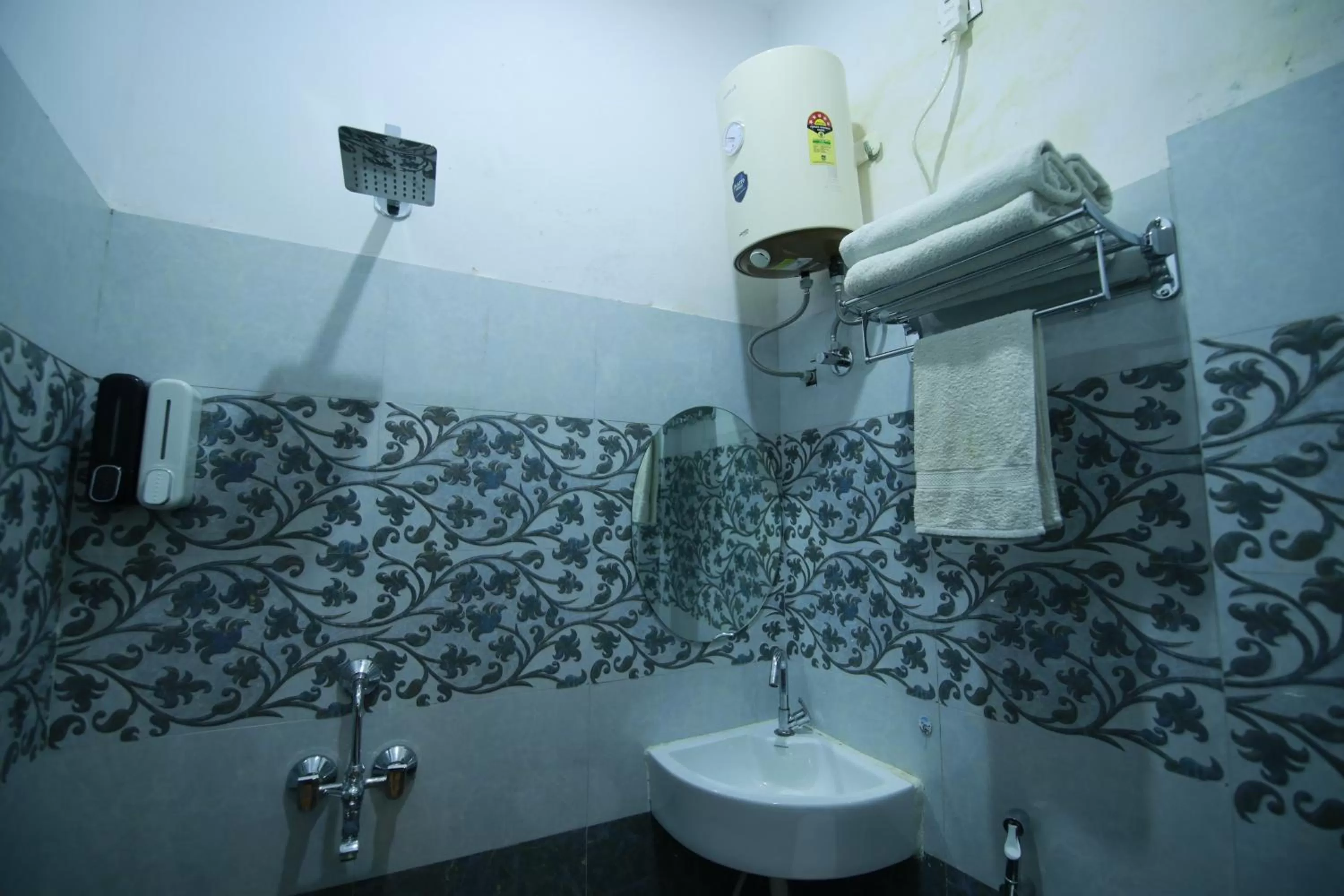 Bathroom in Hotel Casa by the lake