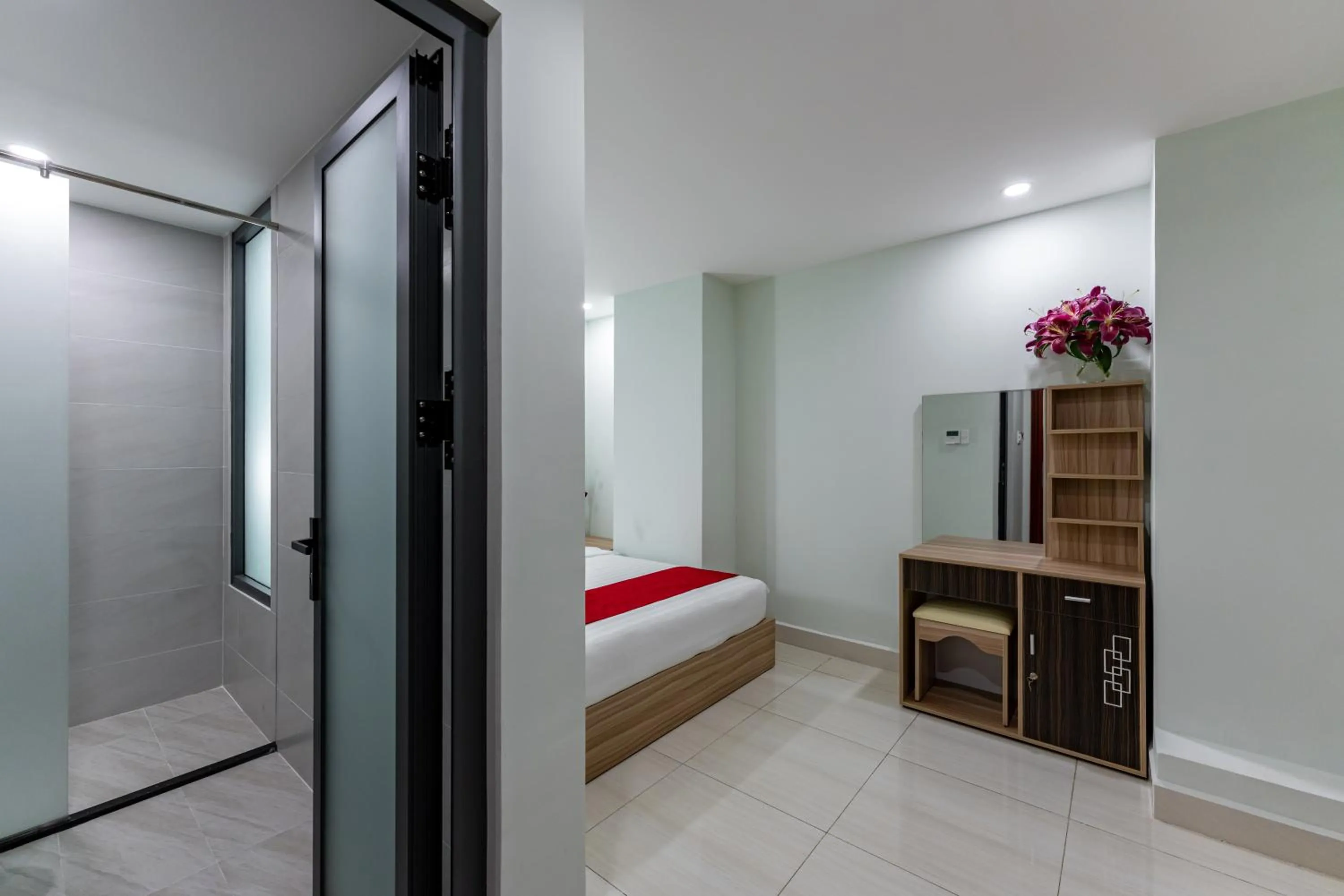 Photo of the whole room, Bed in Cherry Hotel and Apartment