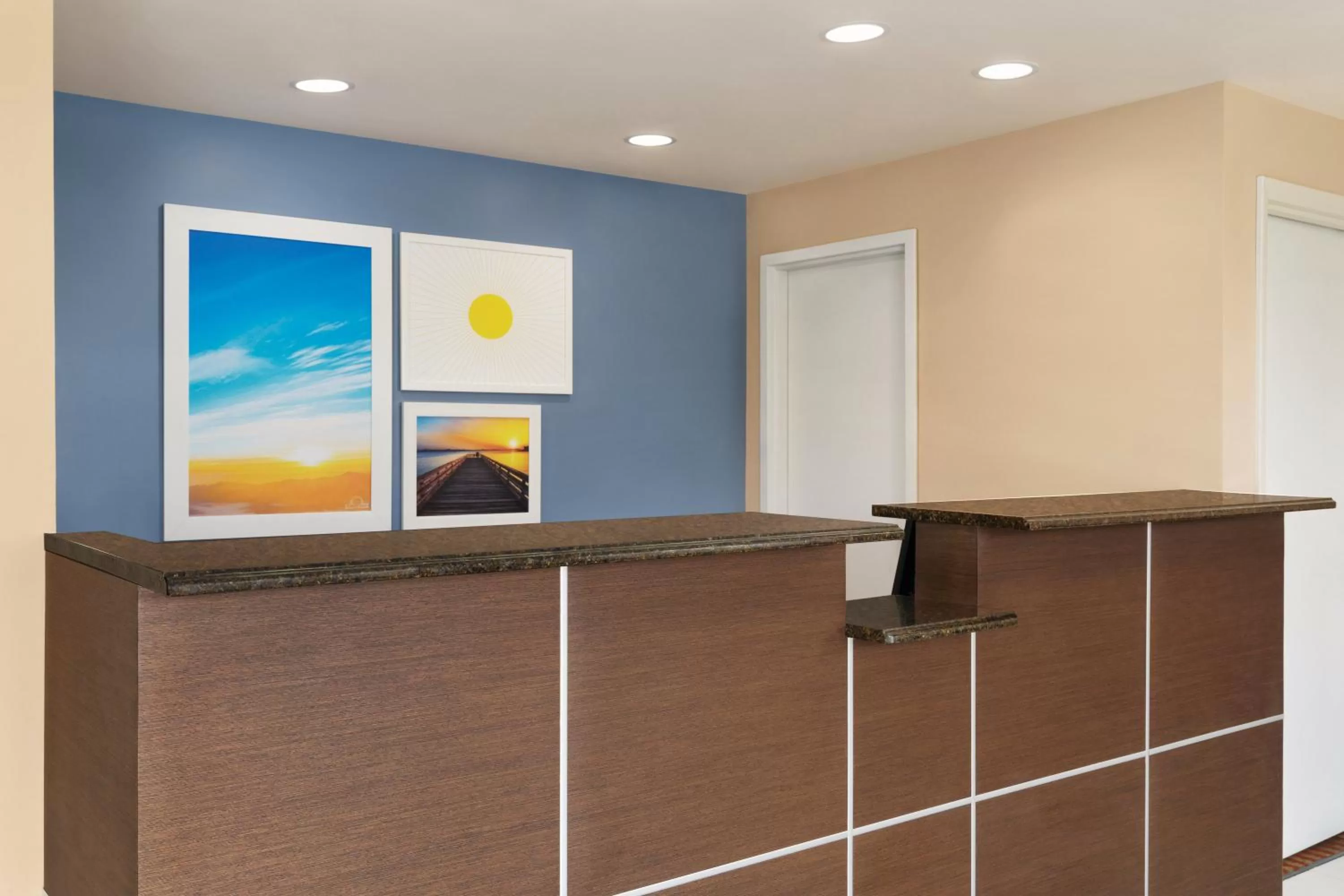 Lobby or reception in Days Inn by Wyndham Middletown/Newport Area