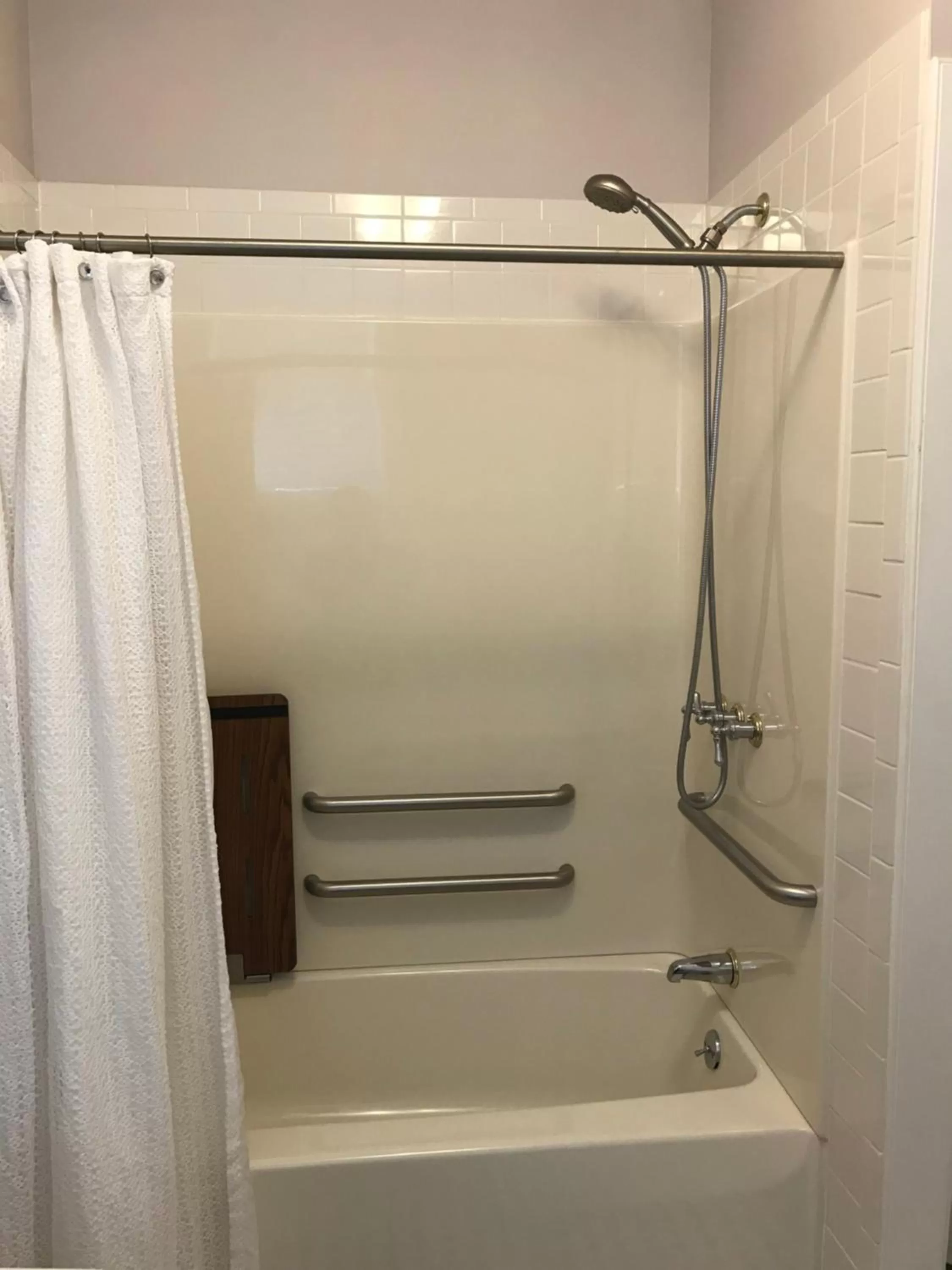 Shower in Elaine's Cape May Boutique Hotel