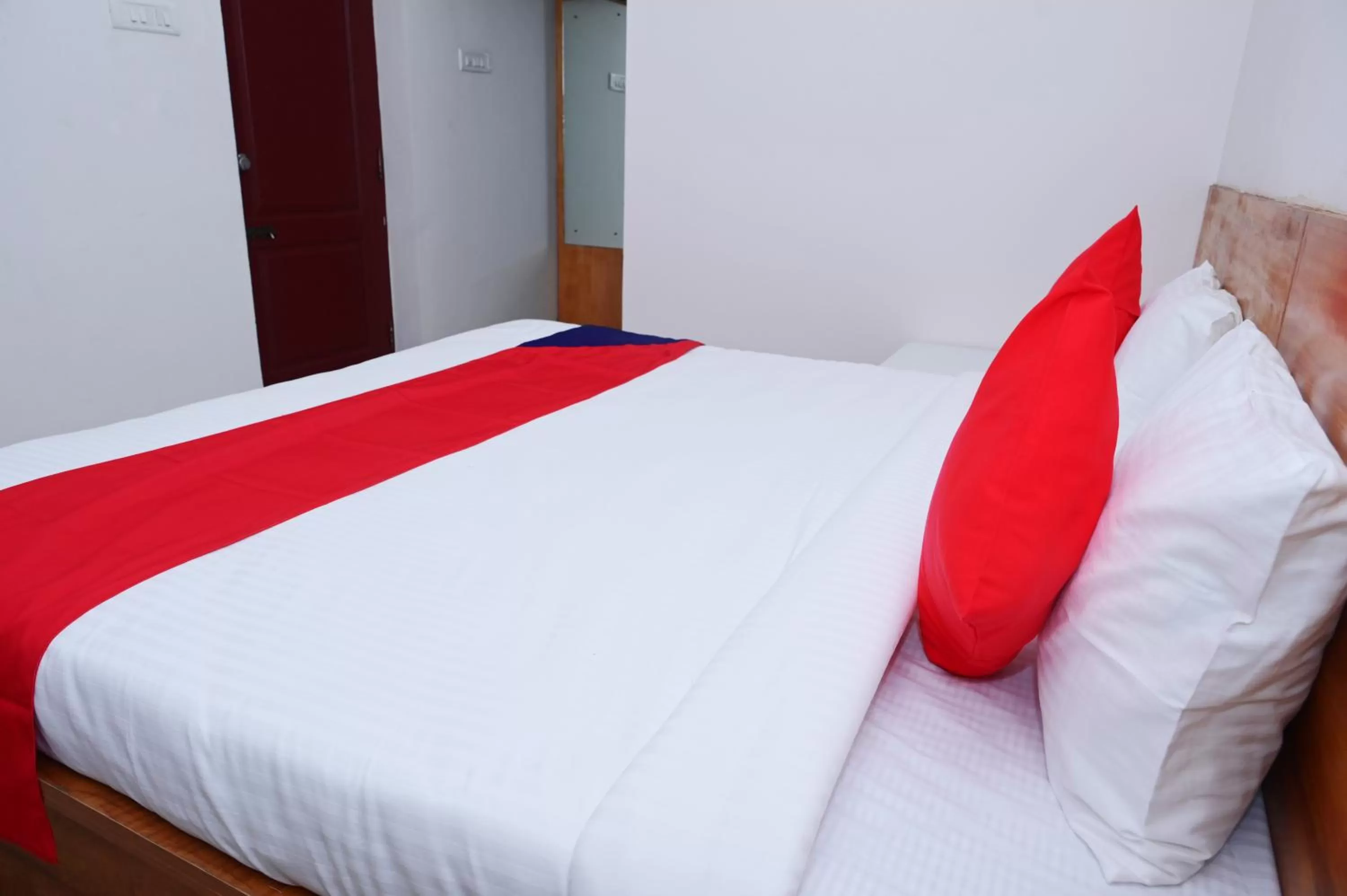 Bedroom, Bed in Hotel Stay Shine