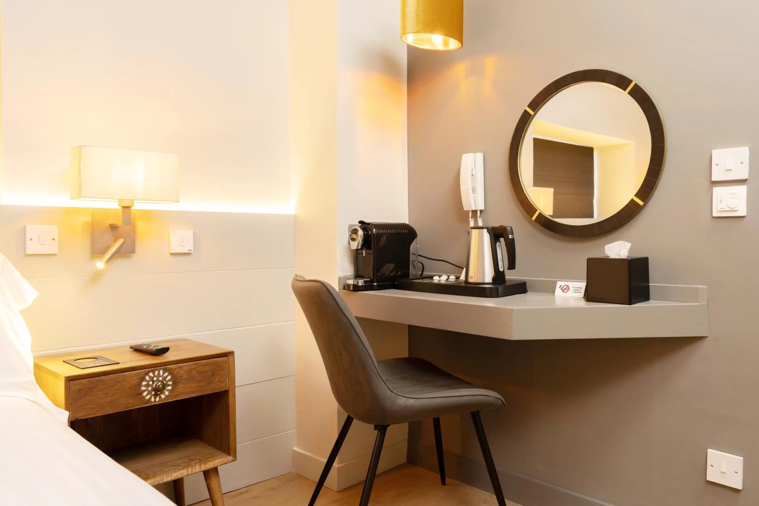 Bedroom, Bathroom in The Roost on Rock Road