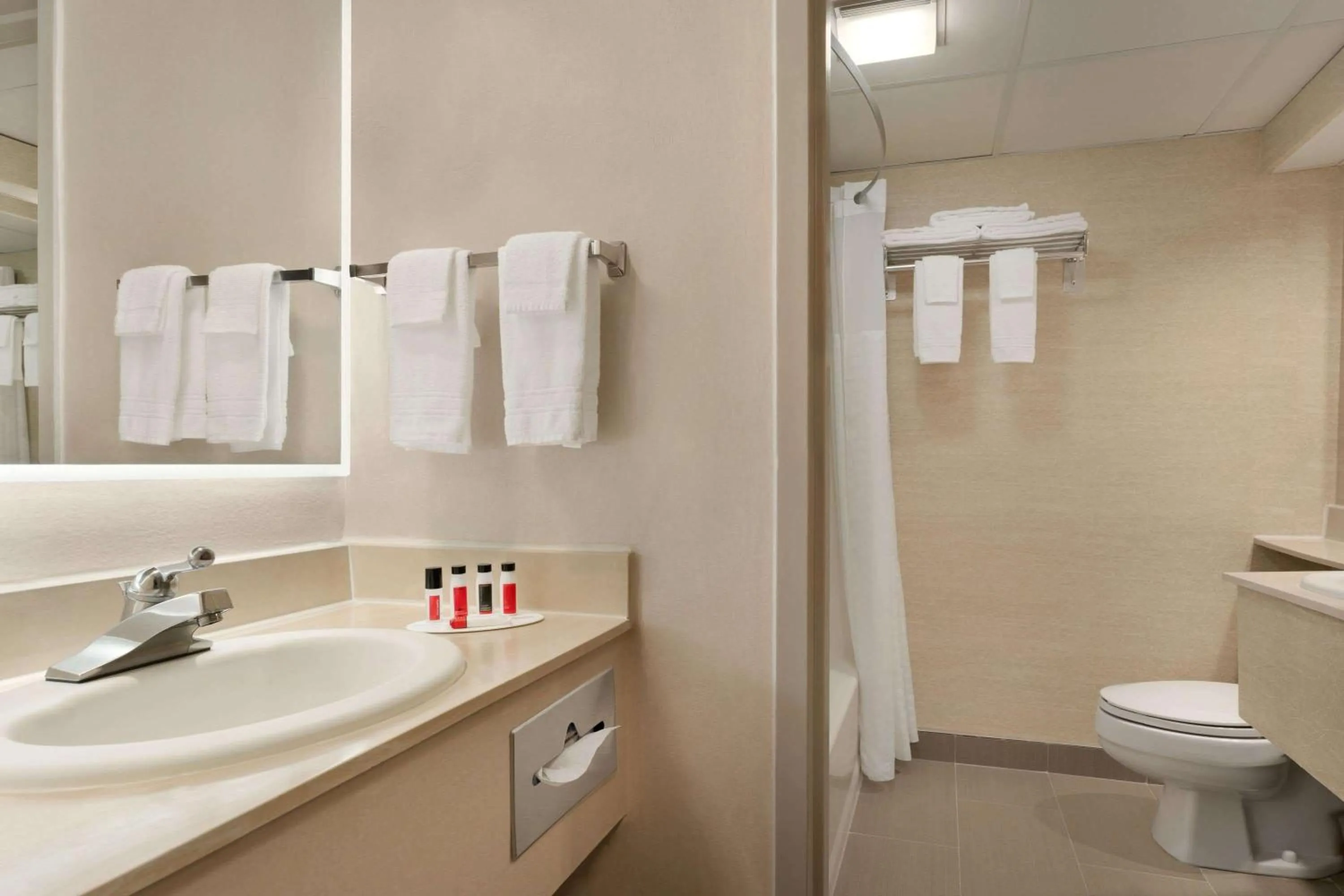 Bathroom in Howard Johnson by Wyndham South Portland