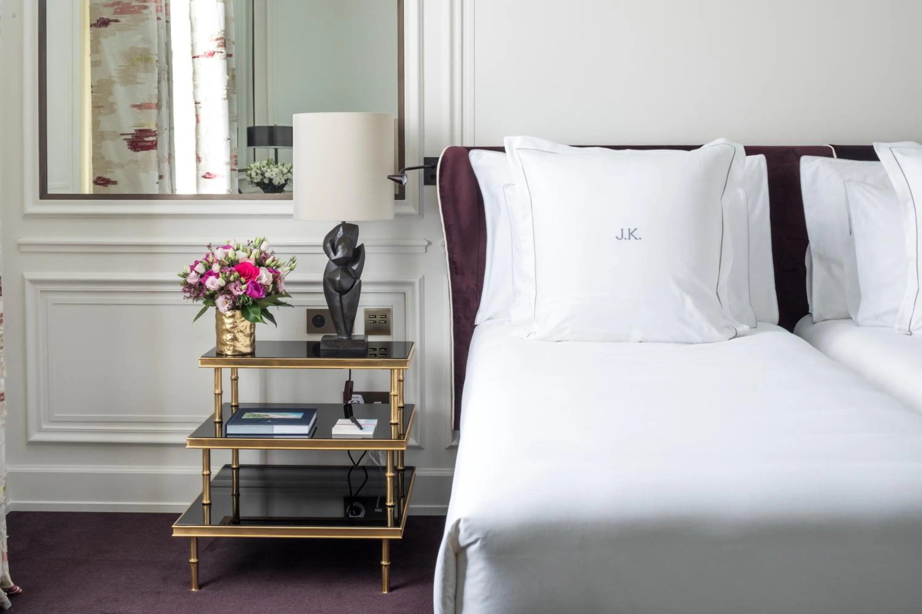 Bedroom, Bed in J.K. Place Paris