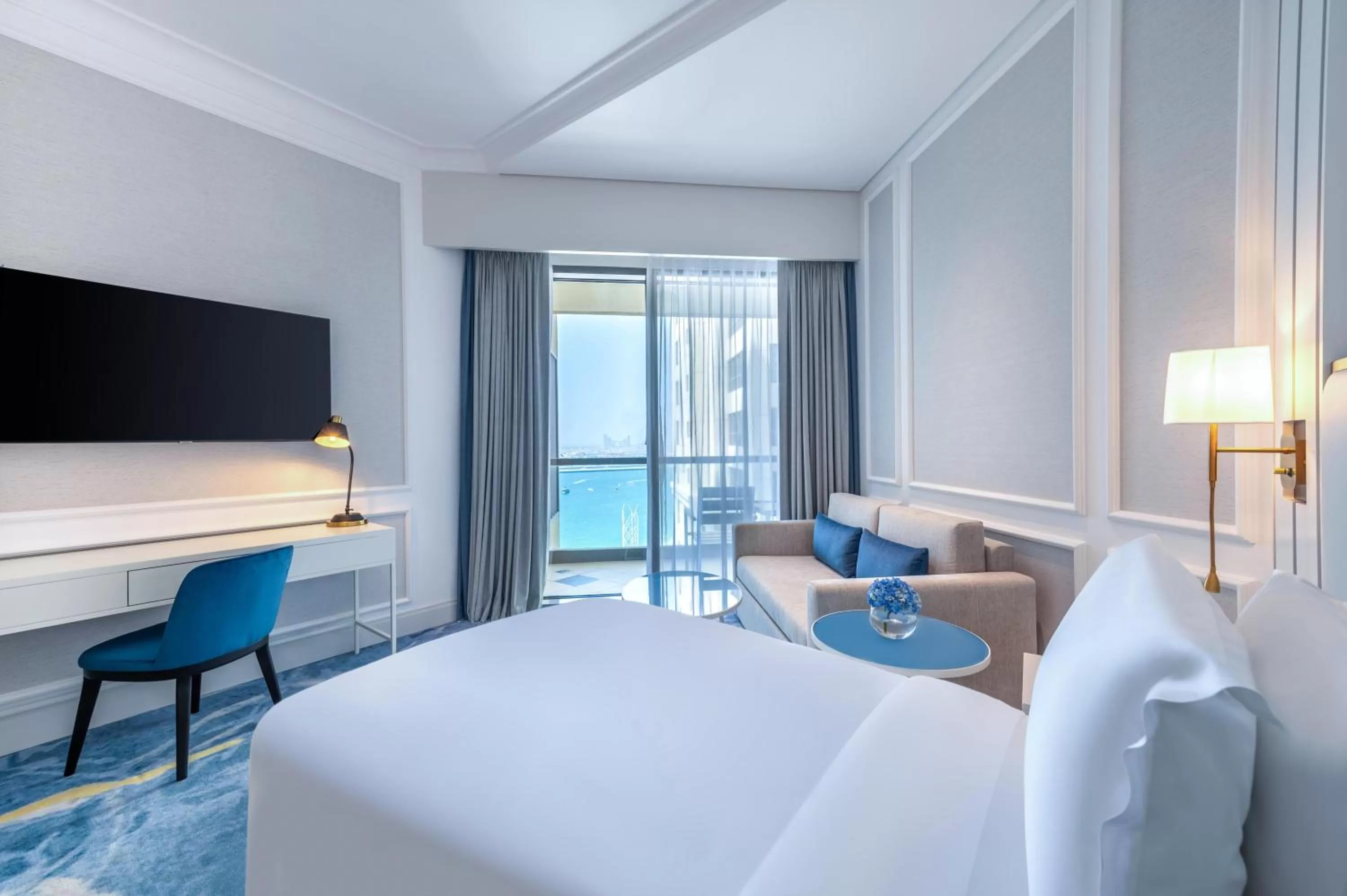 Bed in Sofitel Dubai Jumeirah Beach