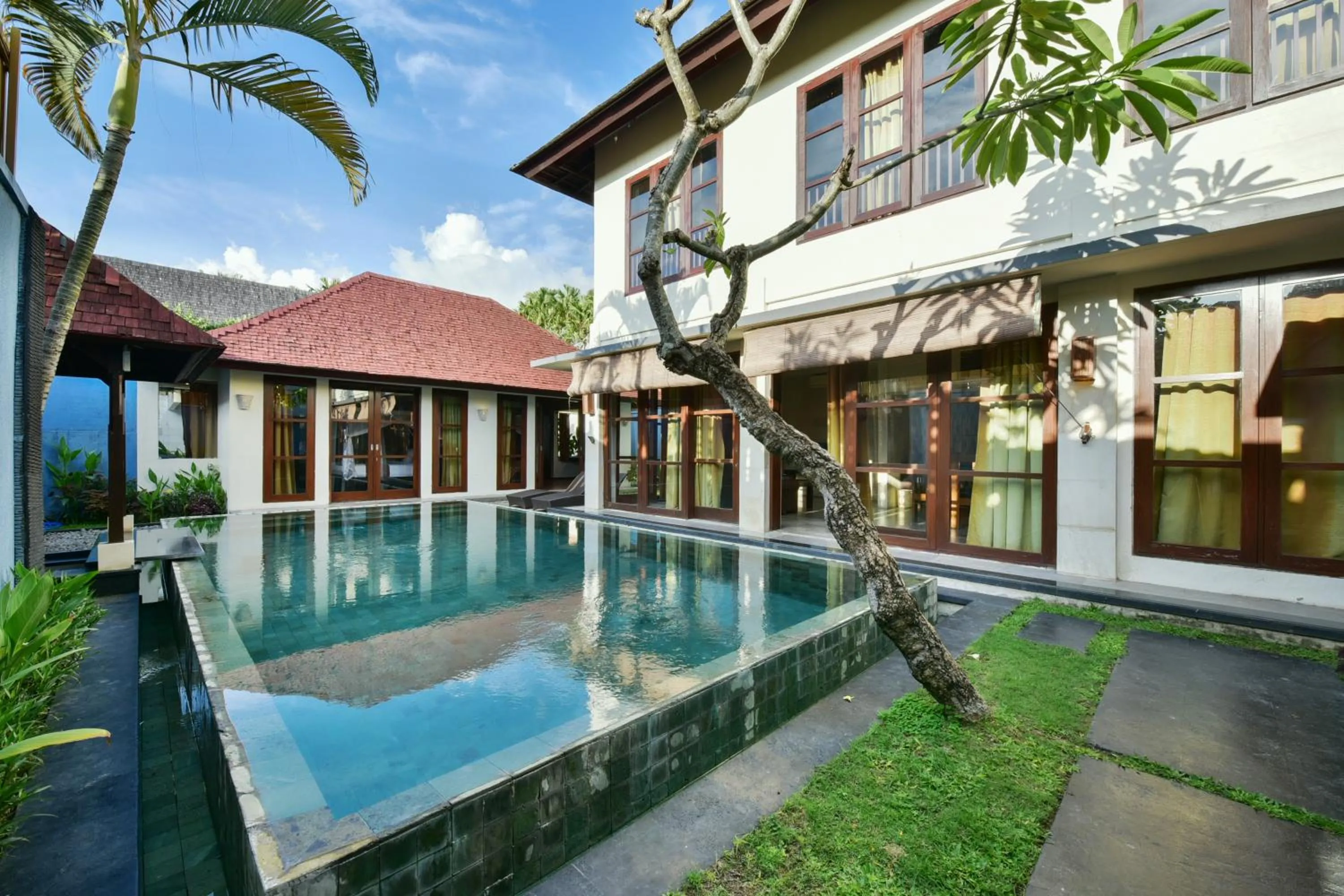 The Khayangan Dreams Villa Umalas