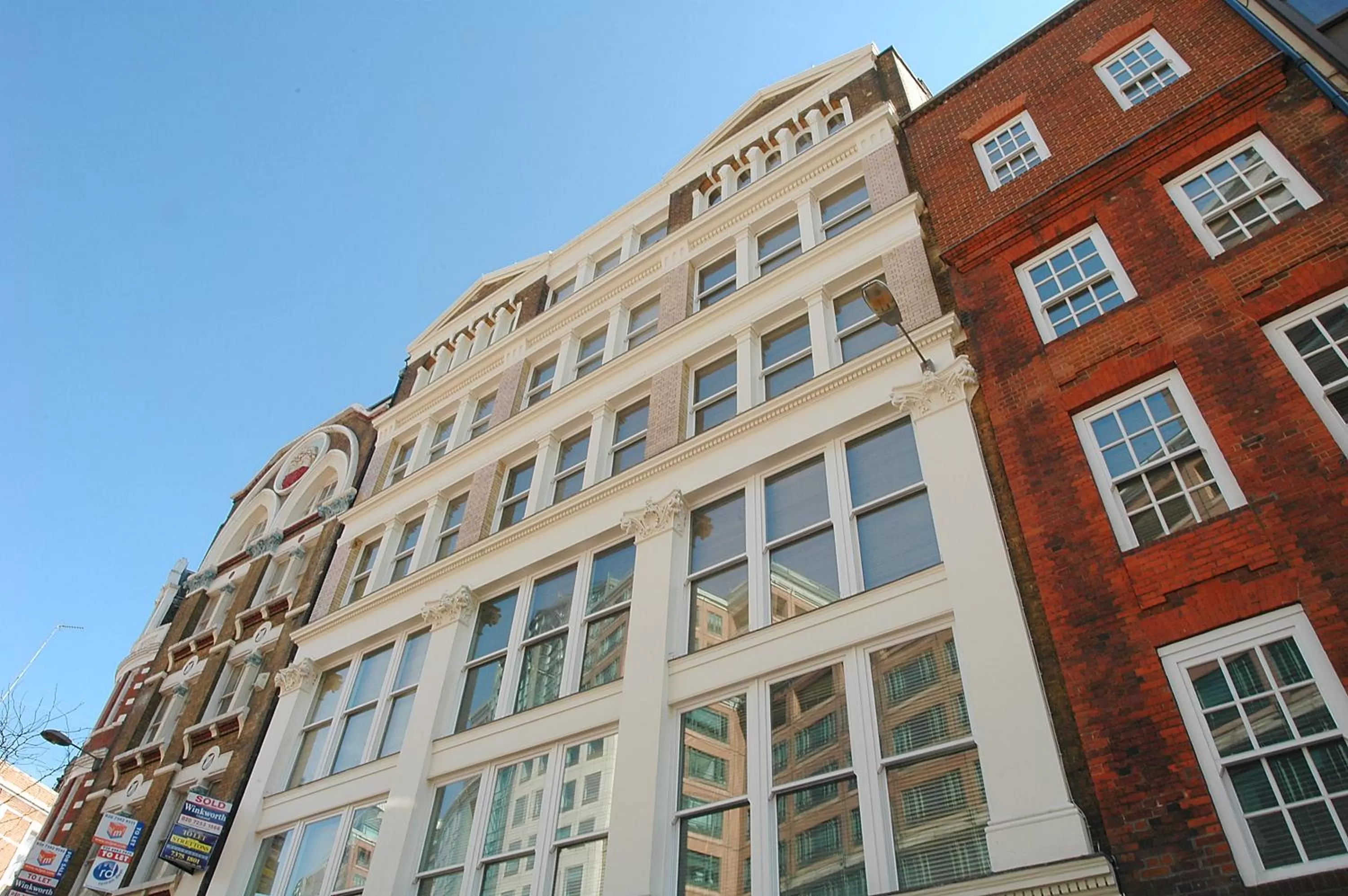 Facade/entrance in 196 Bishopsgate