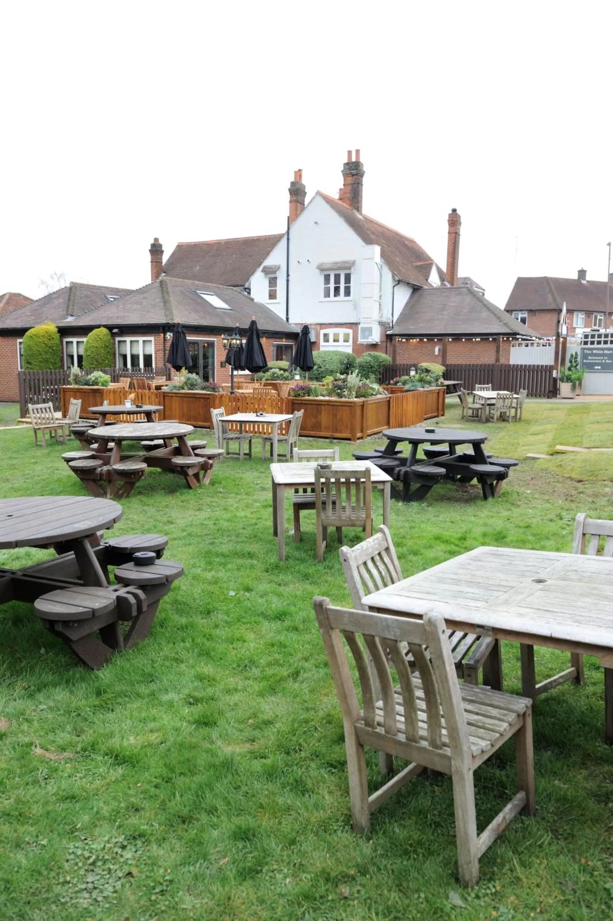 Garden in White Hart by Chef & Brewer Collection