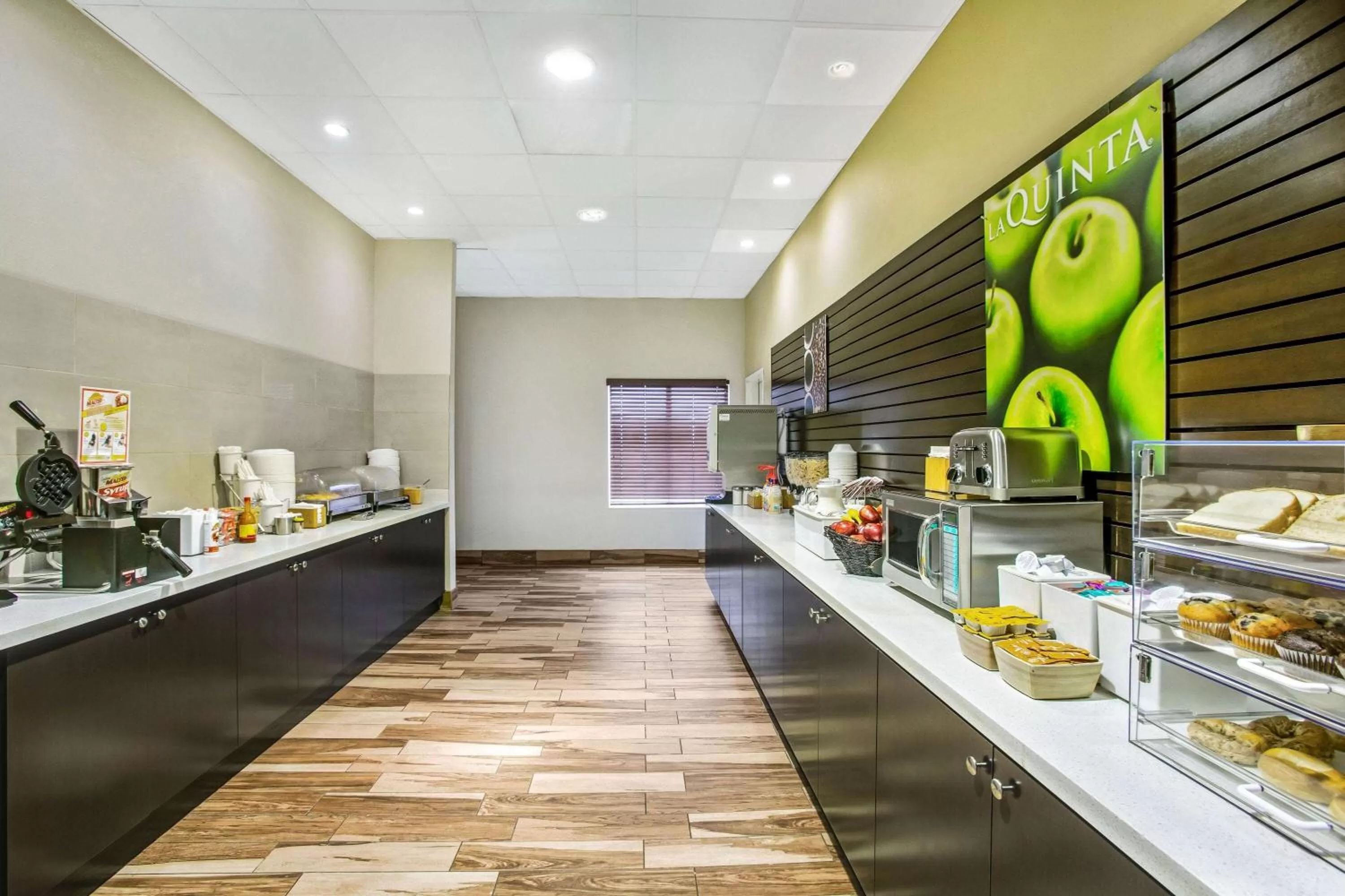 Restaurant/places to eat in La Quinta by Wyndham Karnes City - Kenedy