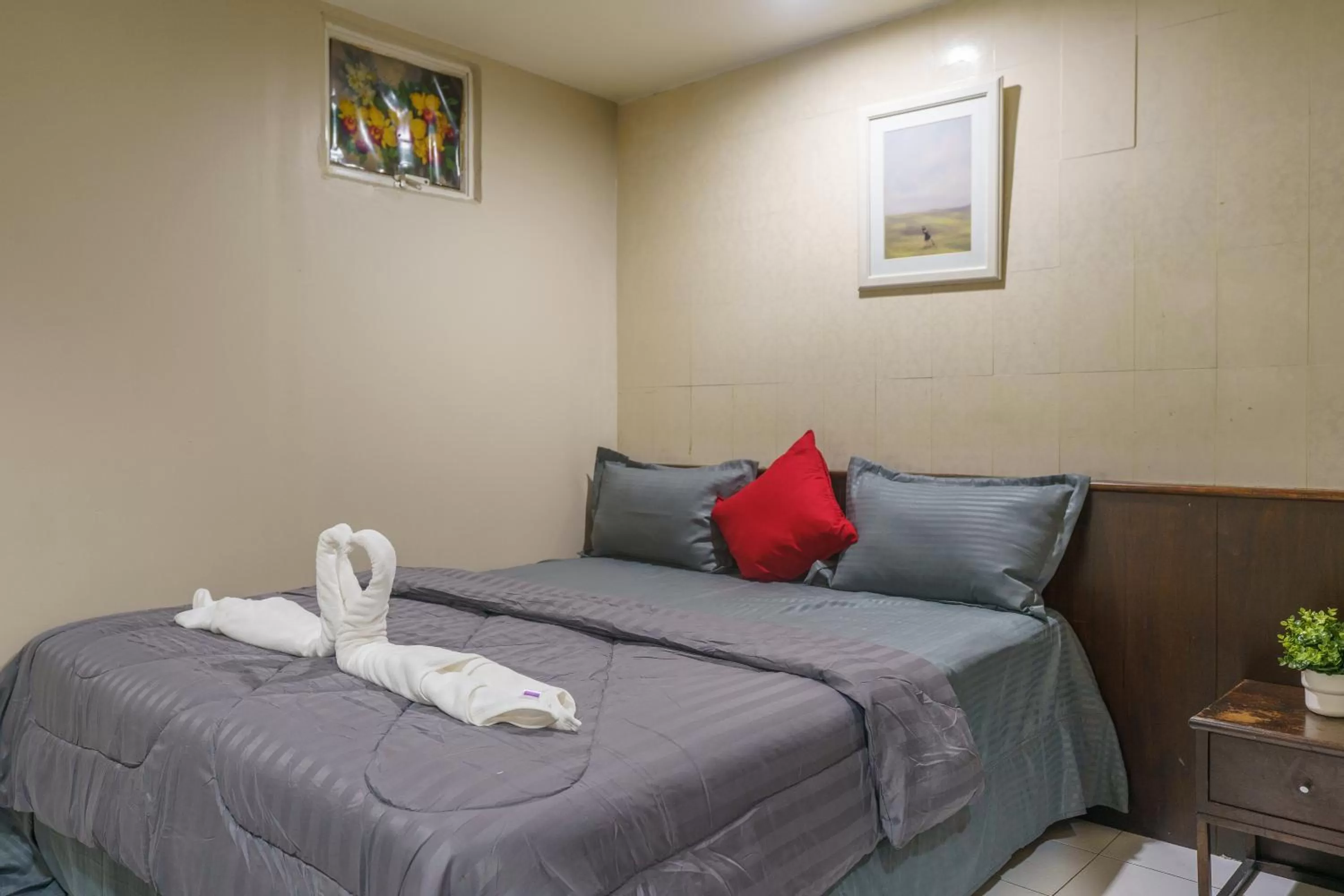 Photo of the whole room, Bed in CheQinn Bed Sukhumvit 4 Nana Plaza