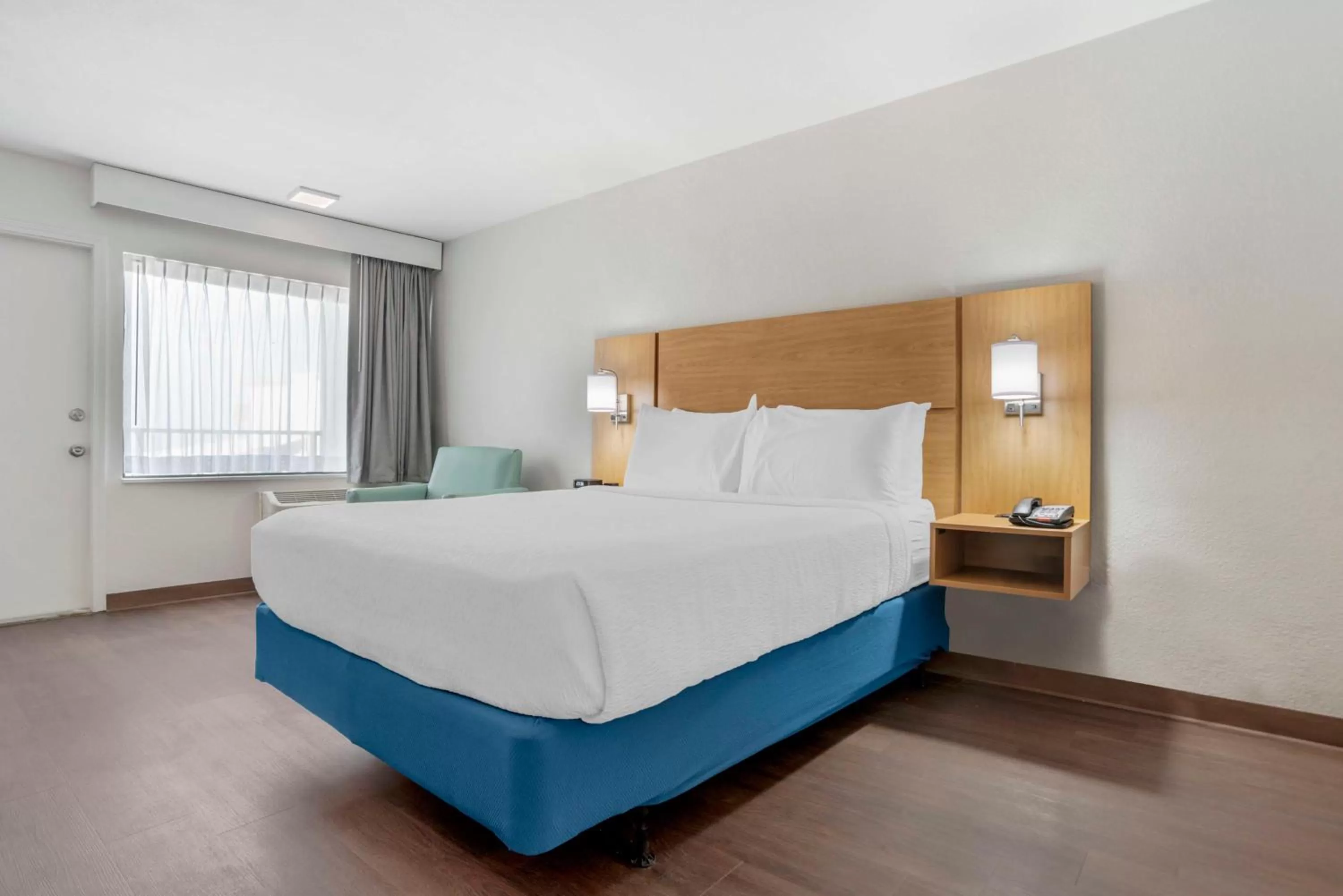 Bedroom, Bed in Chateau Beachfront Hotel, a By the Sea Resort