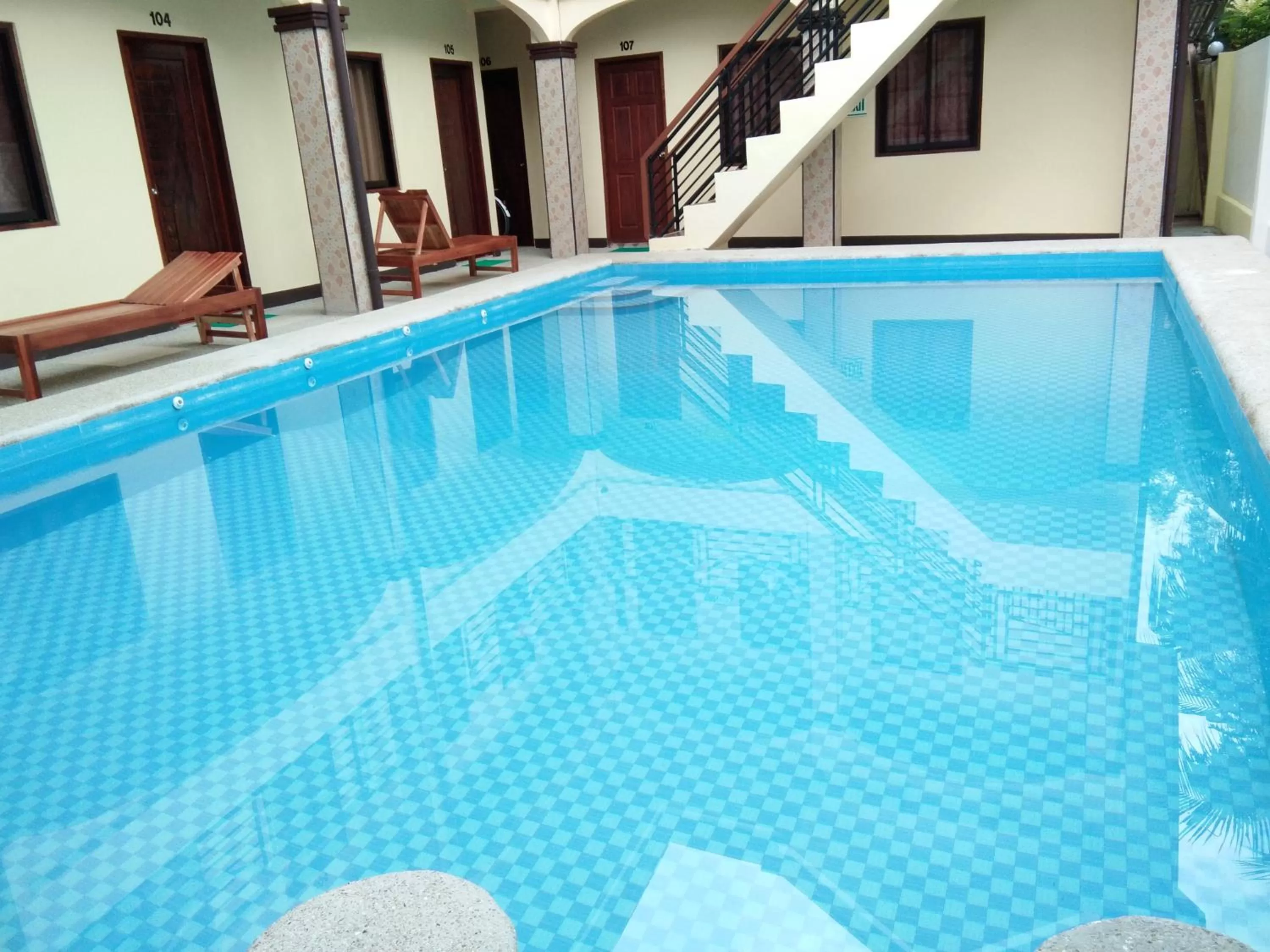 Swimming pool in Mariner's Pension House