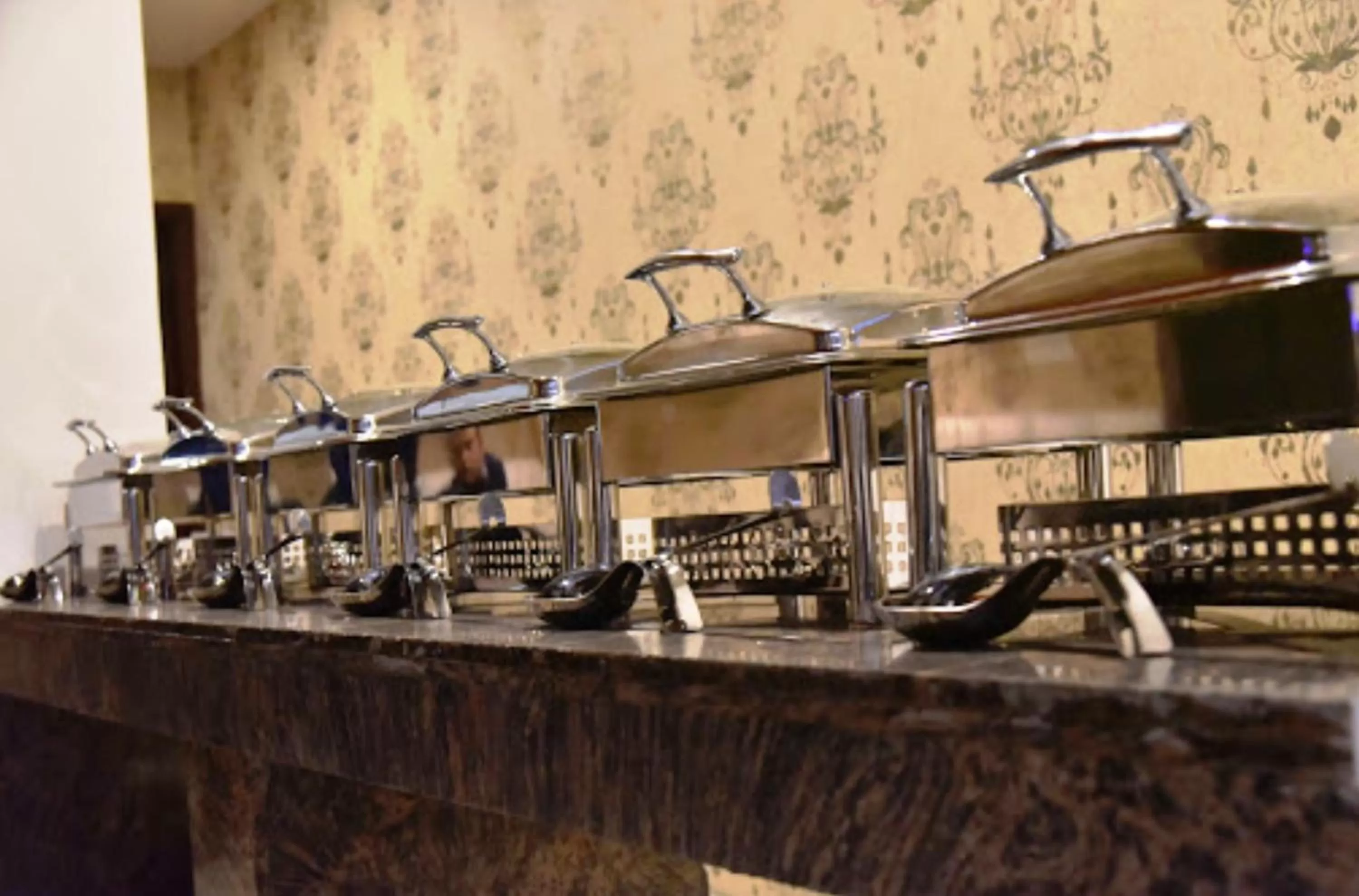 Breakfast in Crestline Sallow Club